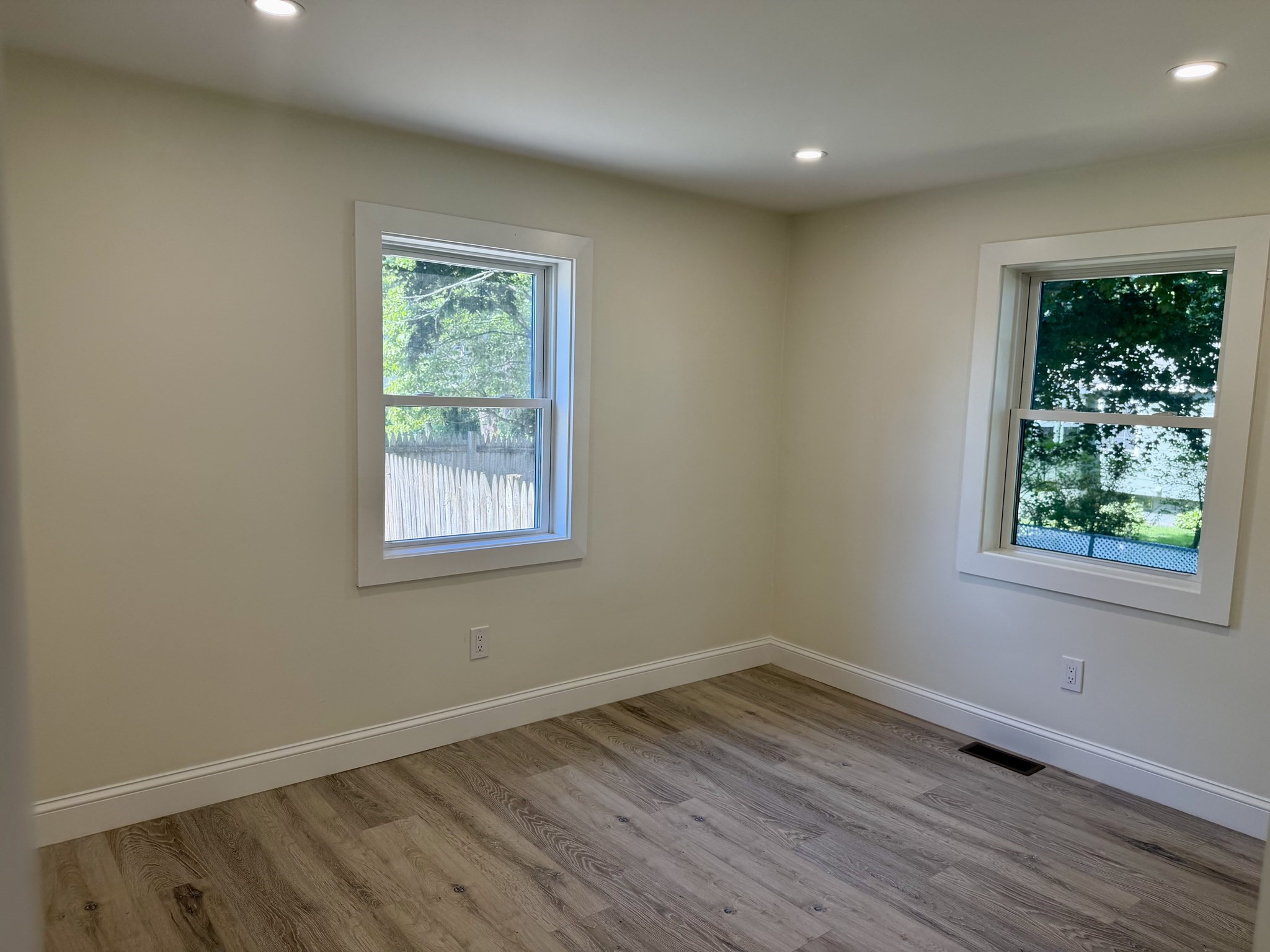 37 Karen St Property Photo 6