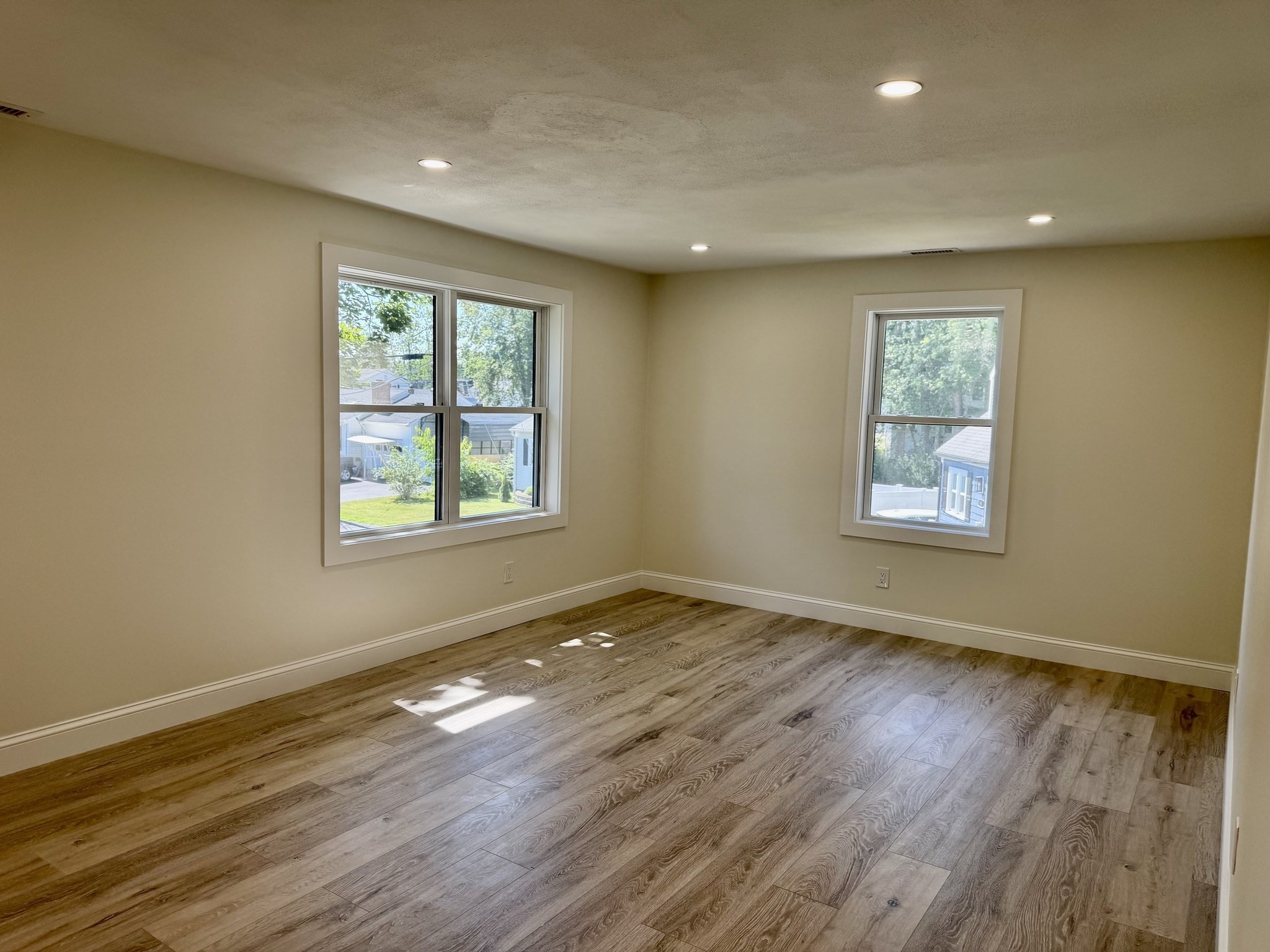 37 Karen St Property Photo 10