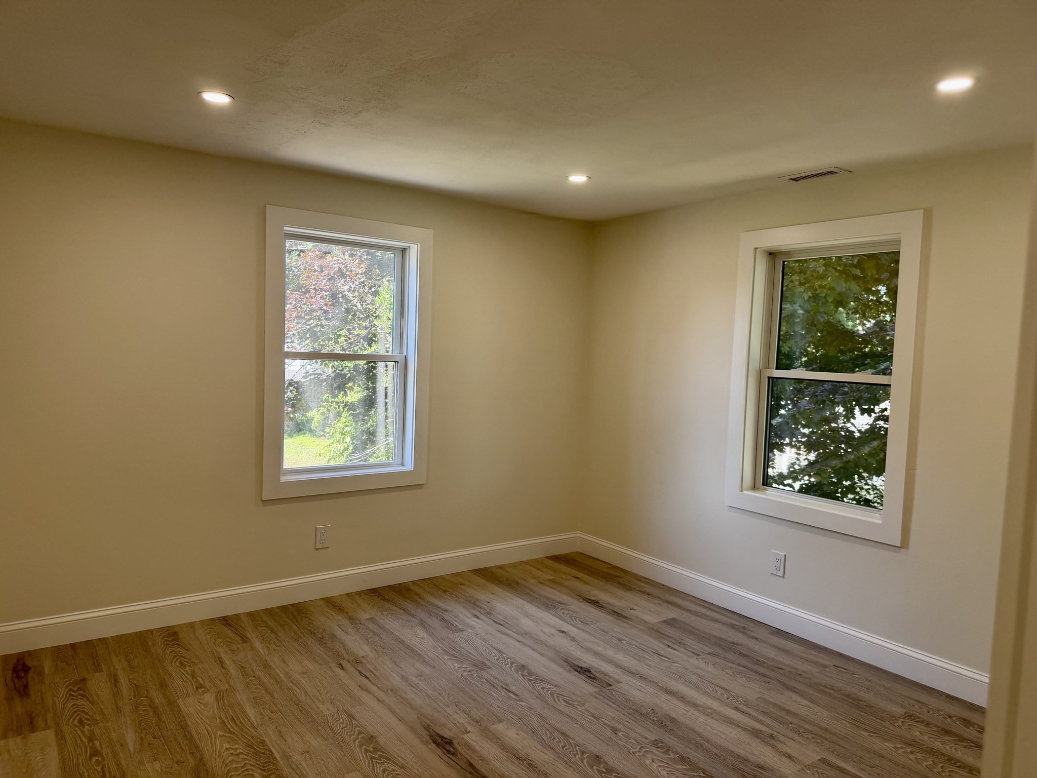 37 Karen St Property Photo 11