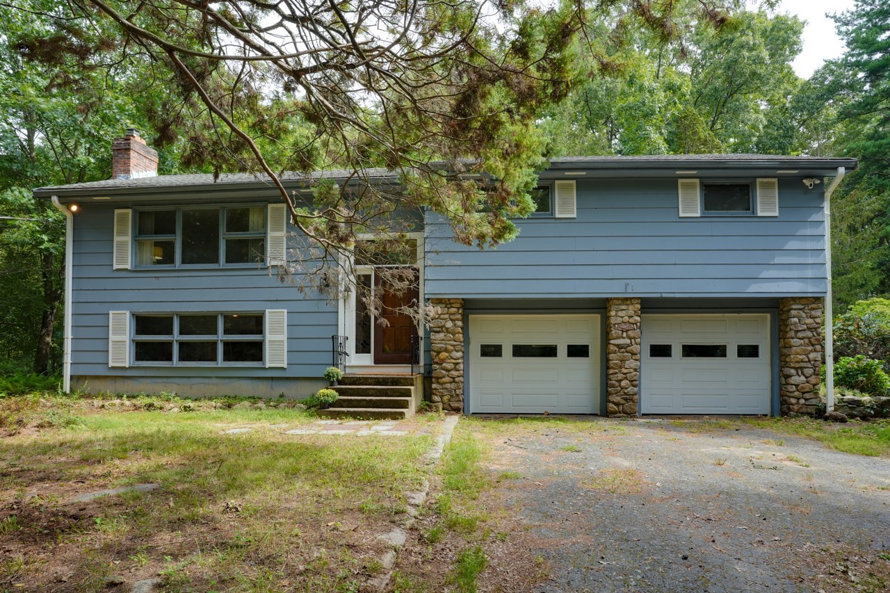 801 Winter St Property Photo 1