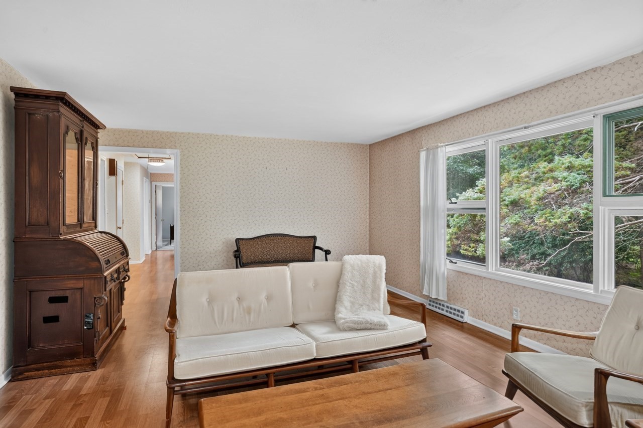 801 Winter St Property Photo 6