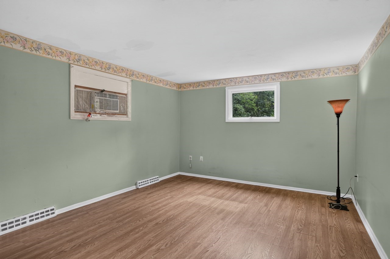 801 Winter St Property Photo 10