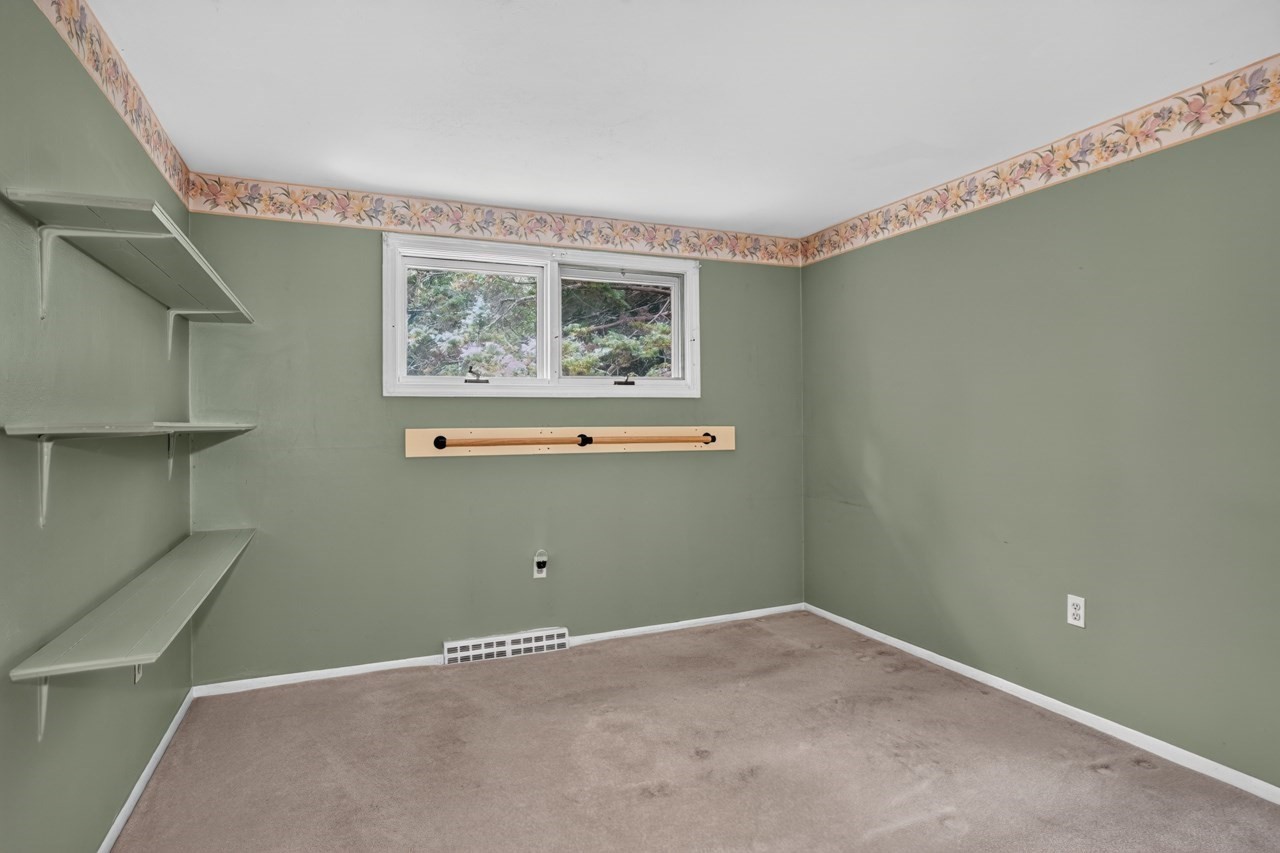 801 Winter St Property Photo 12