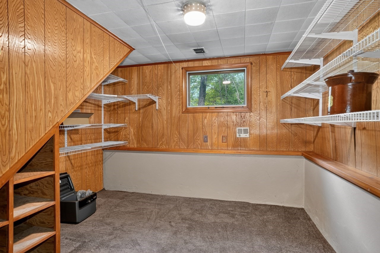 801 Winter St Property Photo 18