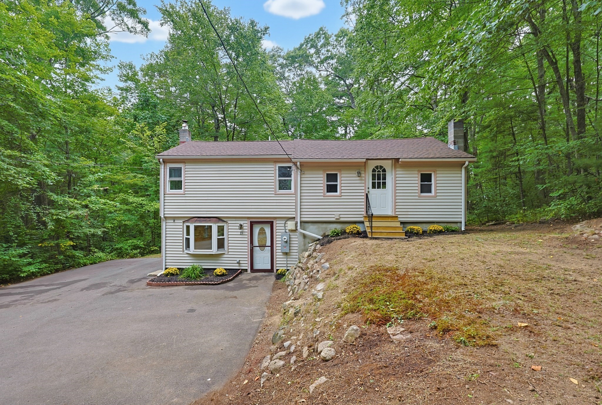 15 Yale Rd Property Photo 1