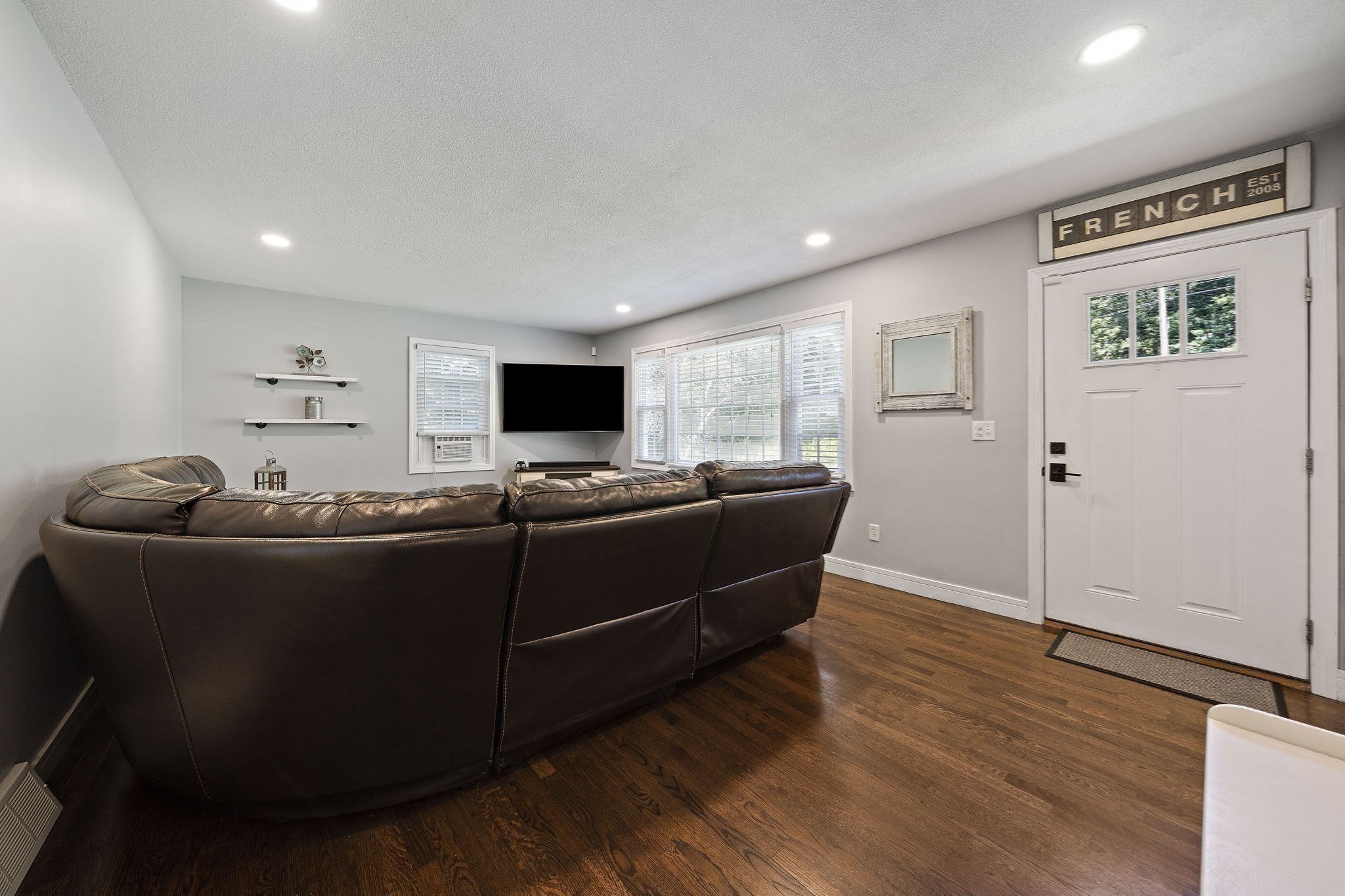 770 South River St Property Photo 15