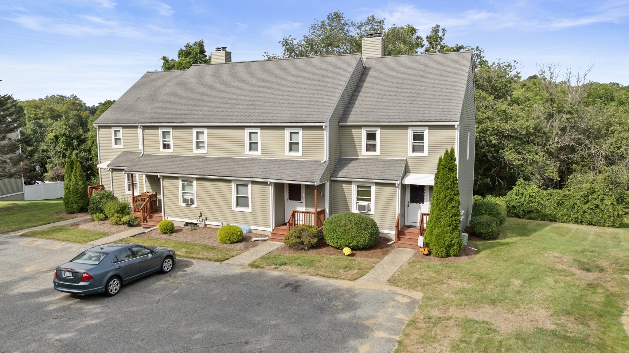 5 Edna Cir # 5 Property Photo 1