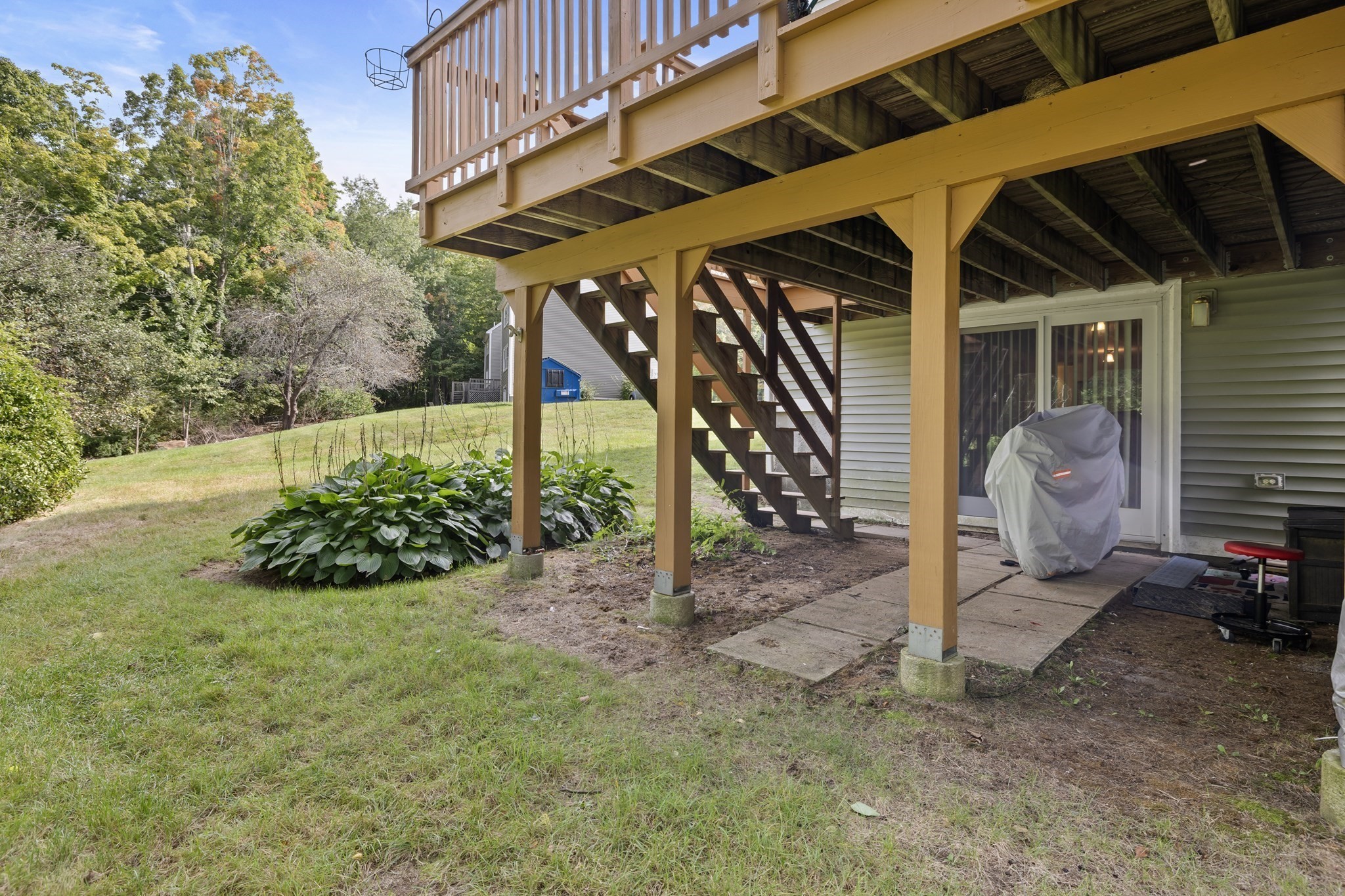 5 Edna Cir # 5 Property Photo 4