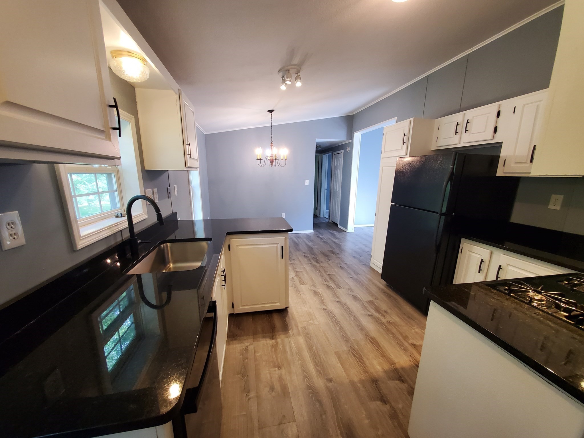 21 Fox Run Property Photo 3