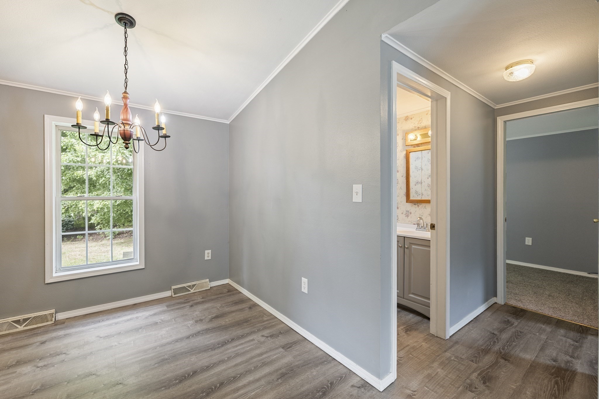 21 Fox Run Property Photo 6