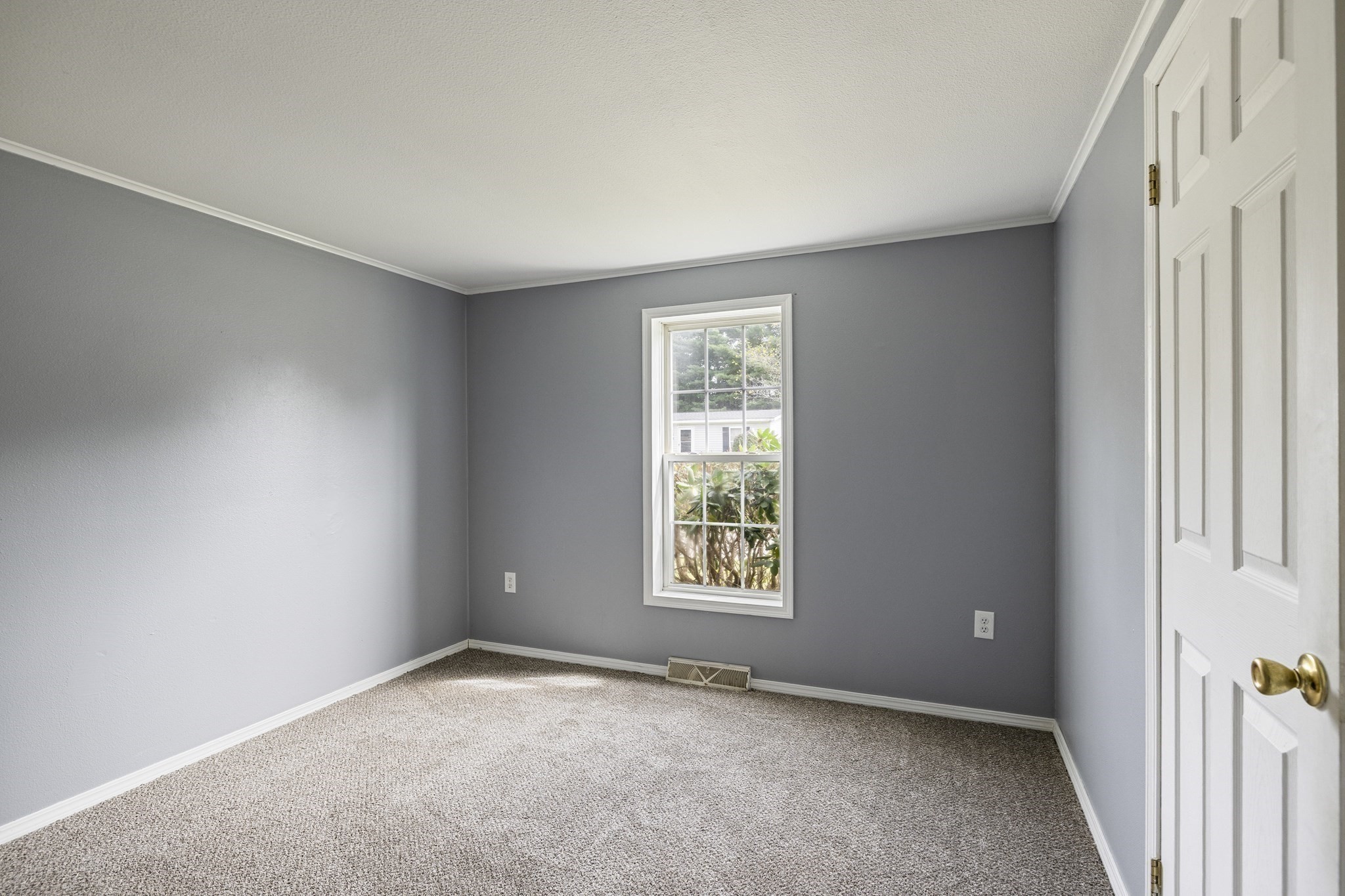21 Fox Run Property Photo 13