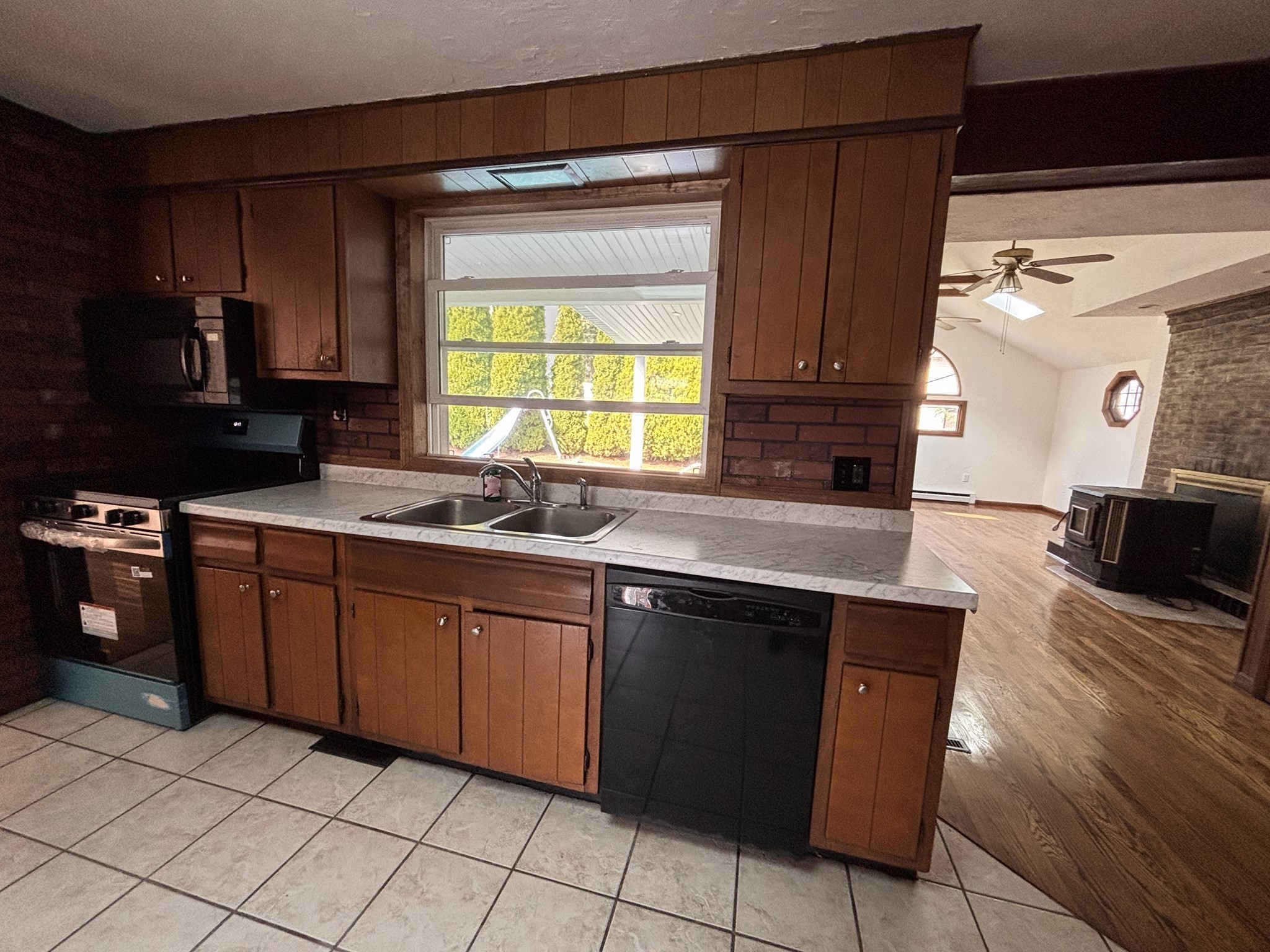 39 Bullard Ave Property Photo 8
