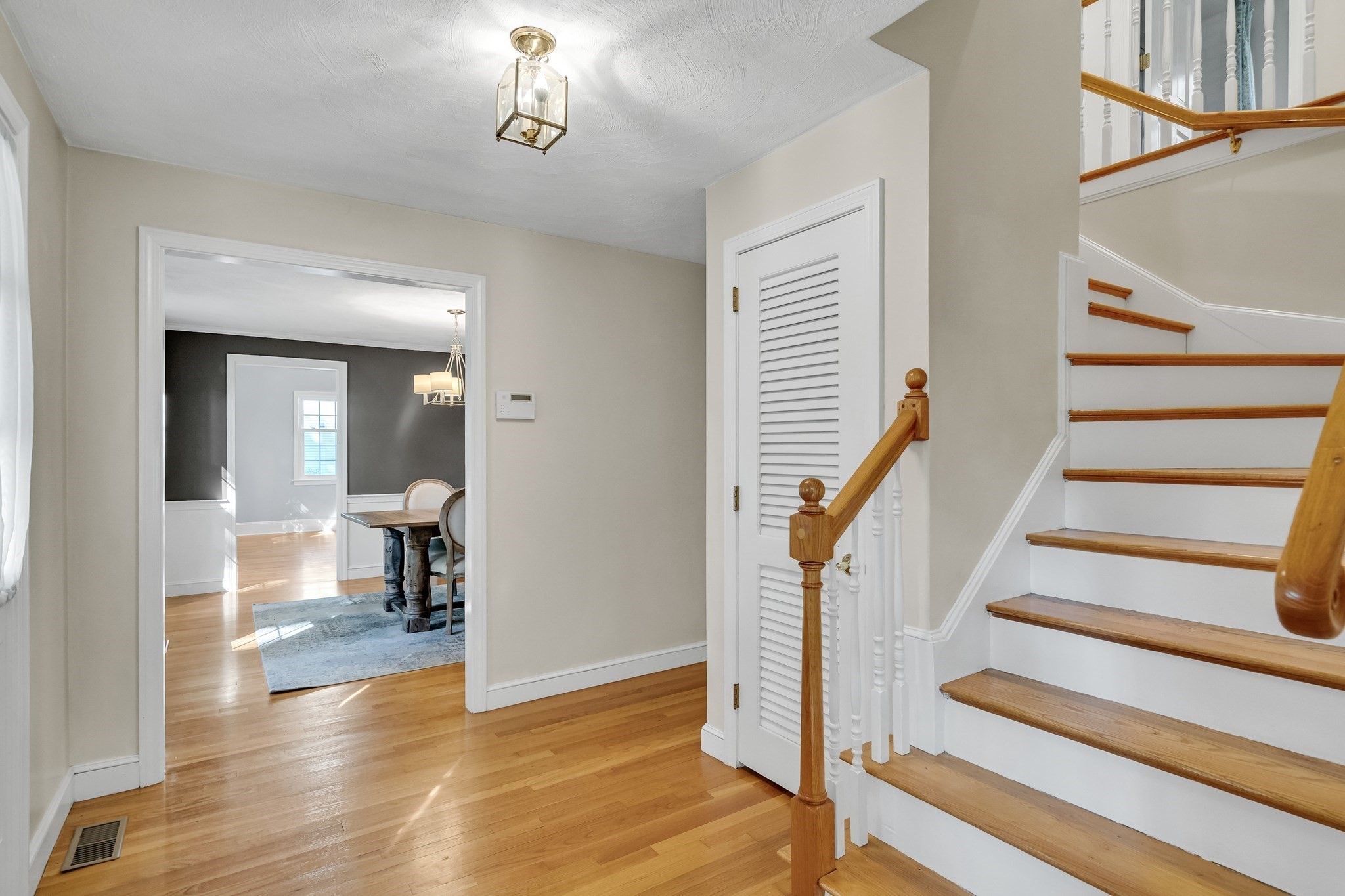 8 Barry Dr Property Photo 3