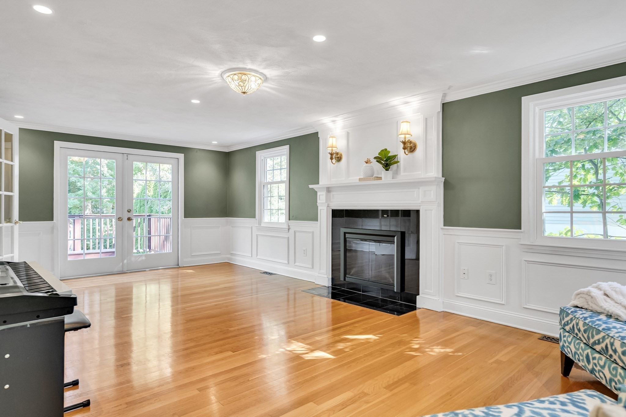 8 Barry Dr Property Photo 5