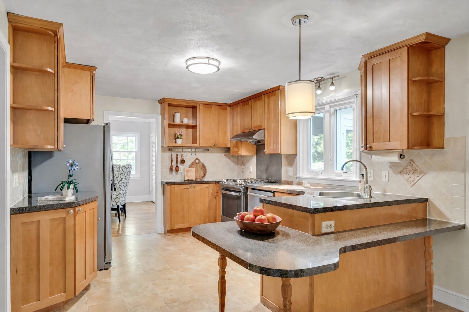 8 Barry Dr Property Photo 10