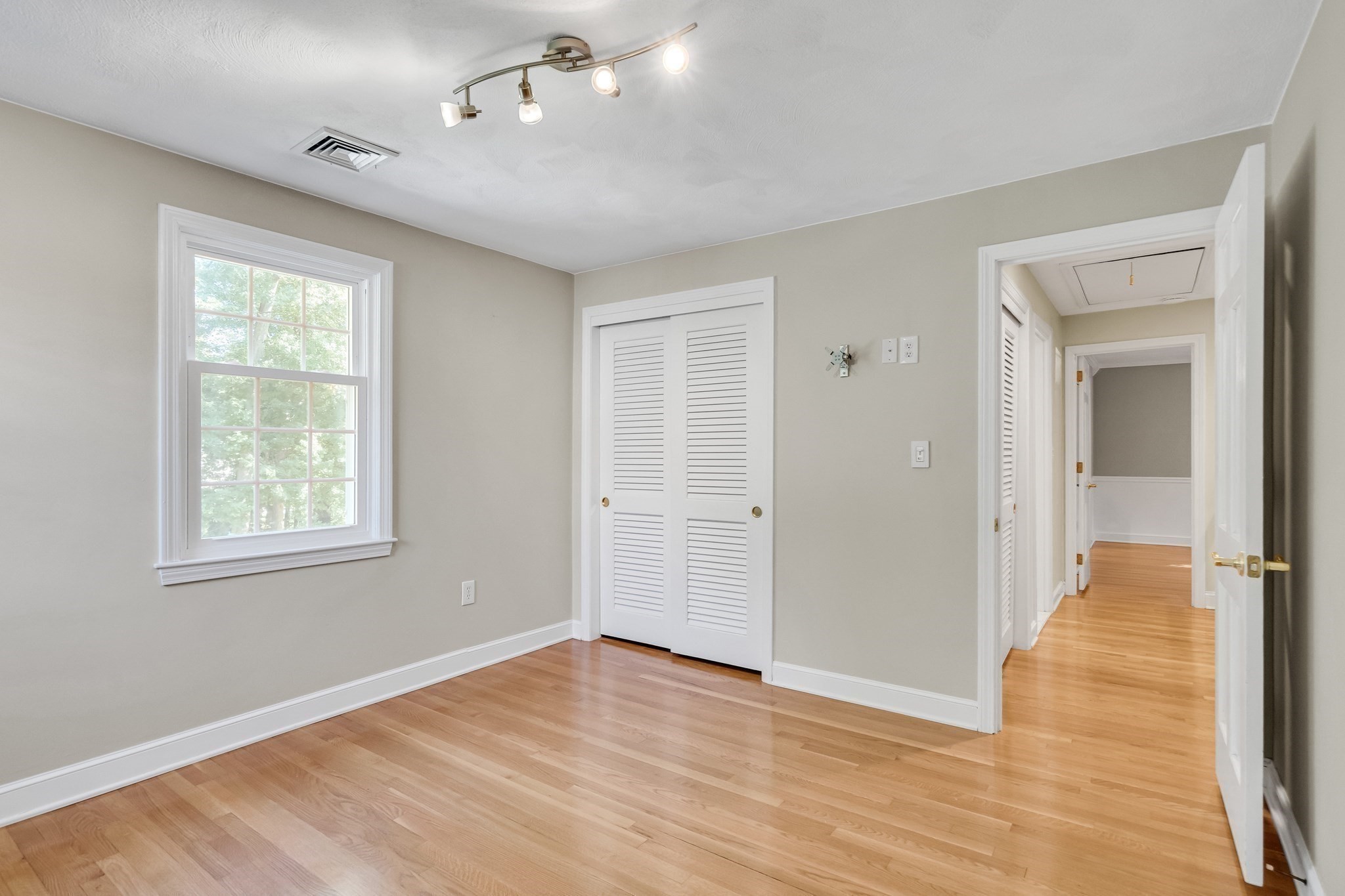8 Barry Dr Property Photo 26