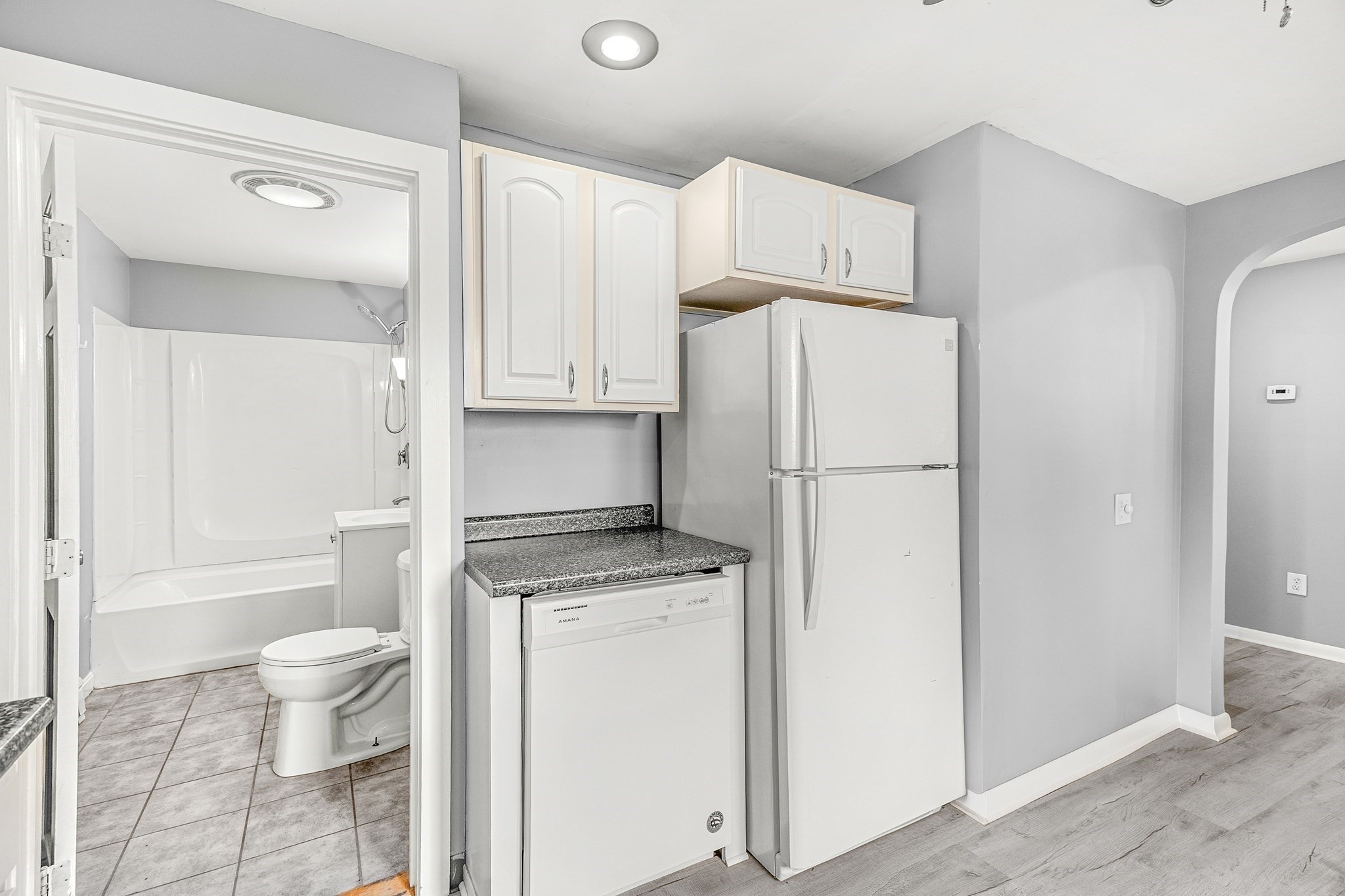 298 Collette St Property Photo 6