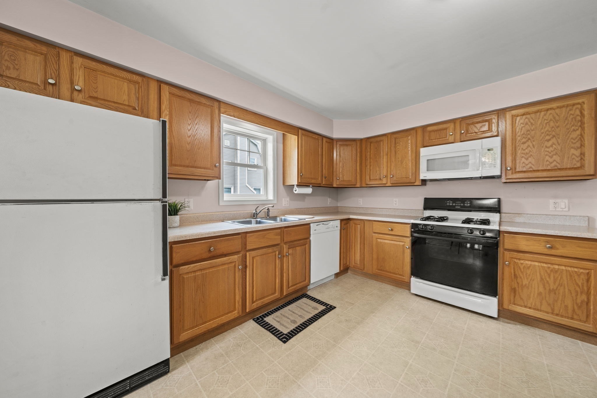 30 Lowell Street Property Photo 8