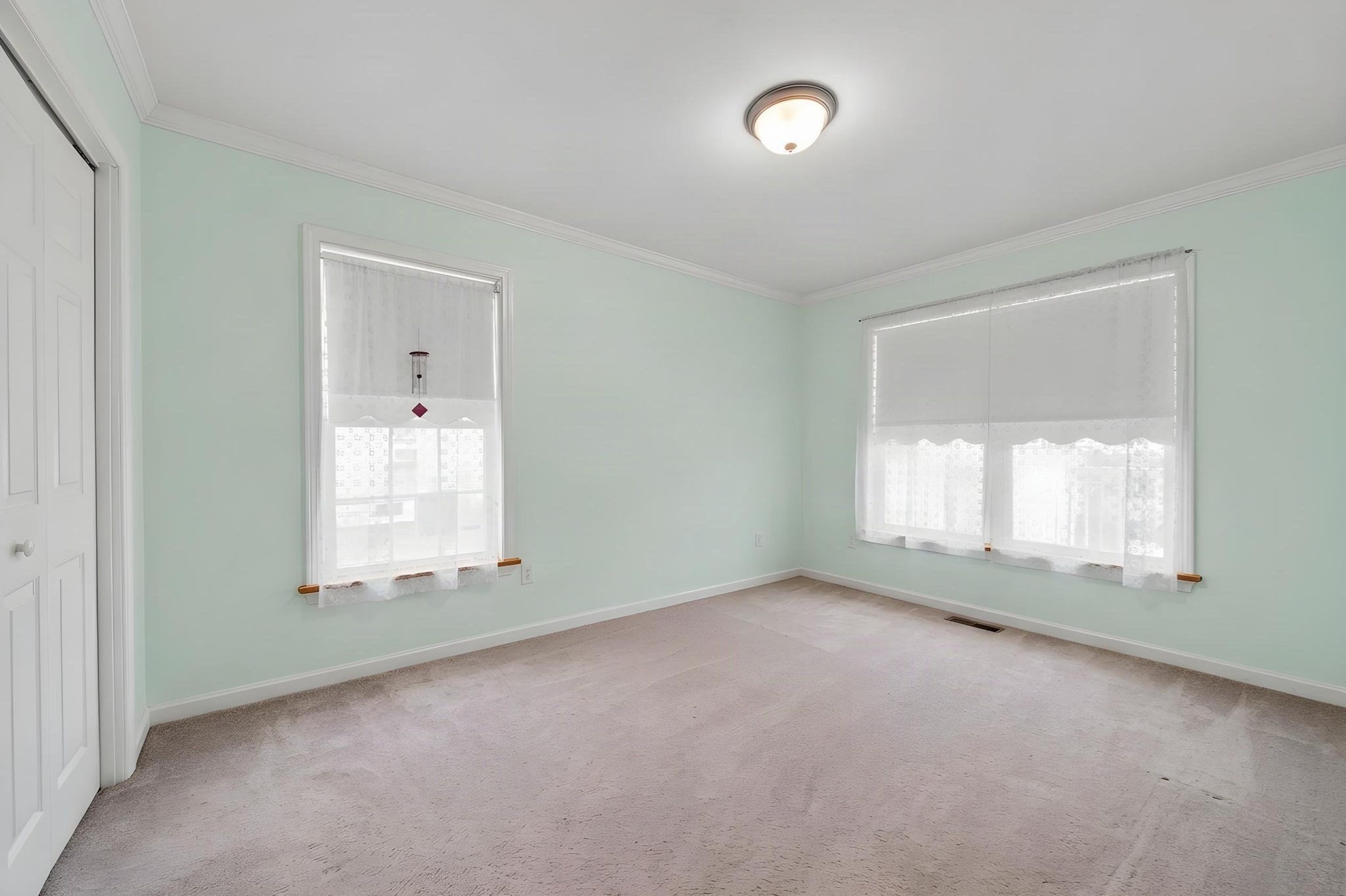 30 Lowell Street Property Photo 17