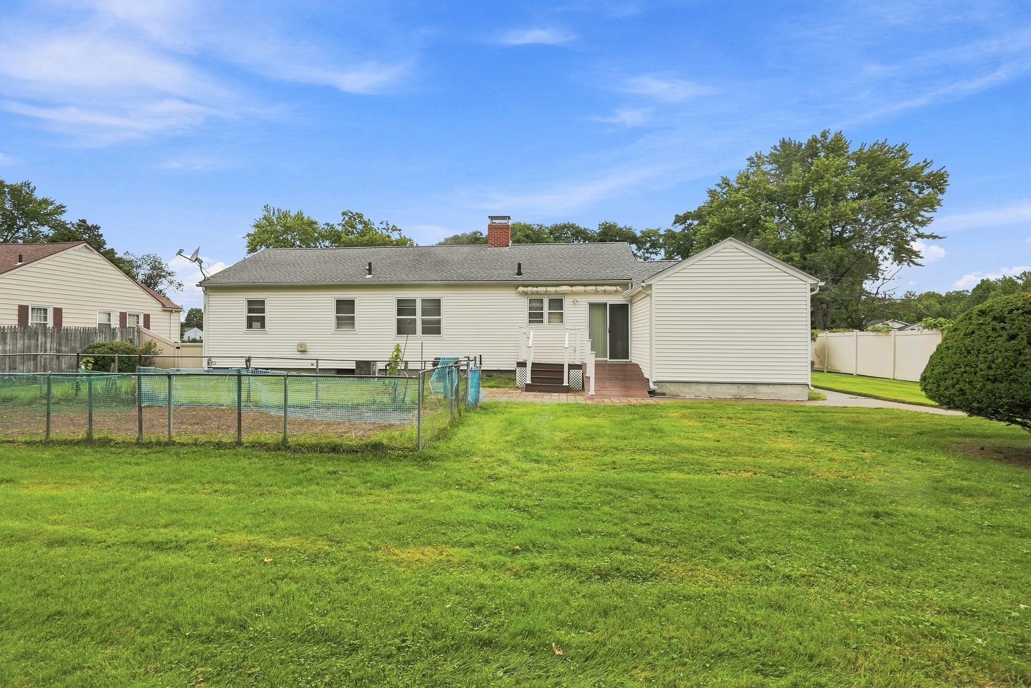 13 Parker St Property Photo 5