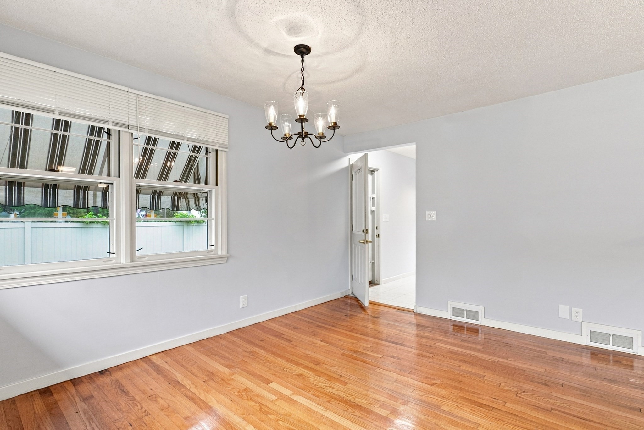 13 Parker St Property Photo 18