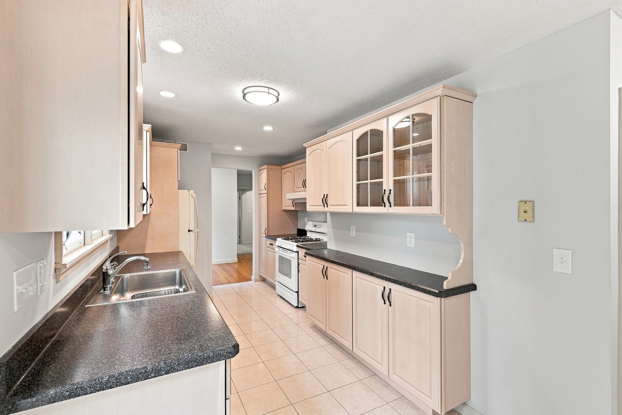 13 Parker St Property Photo 20