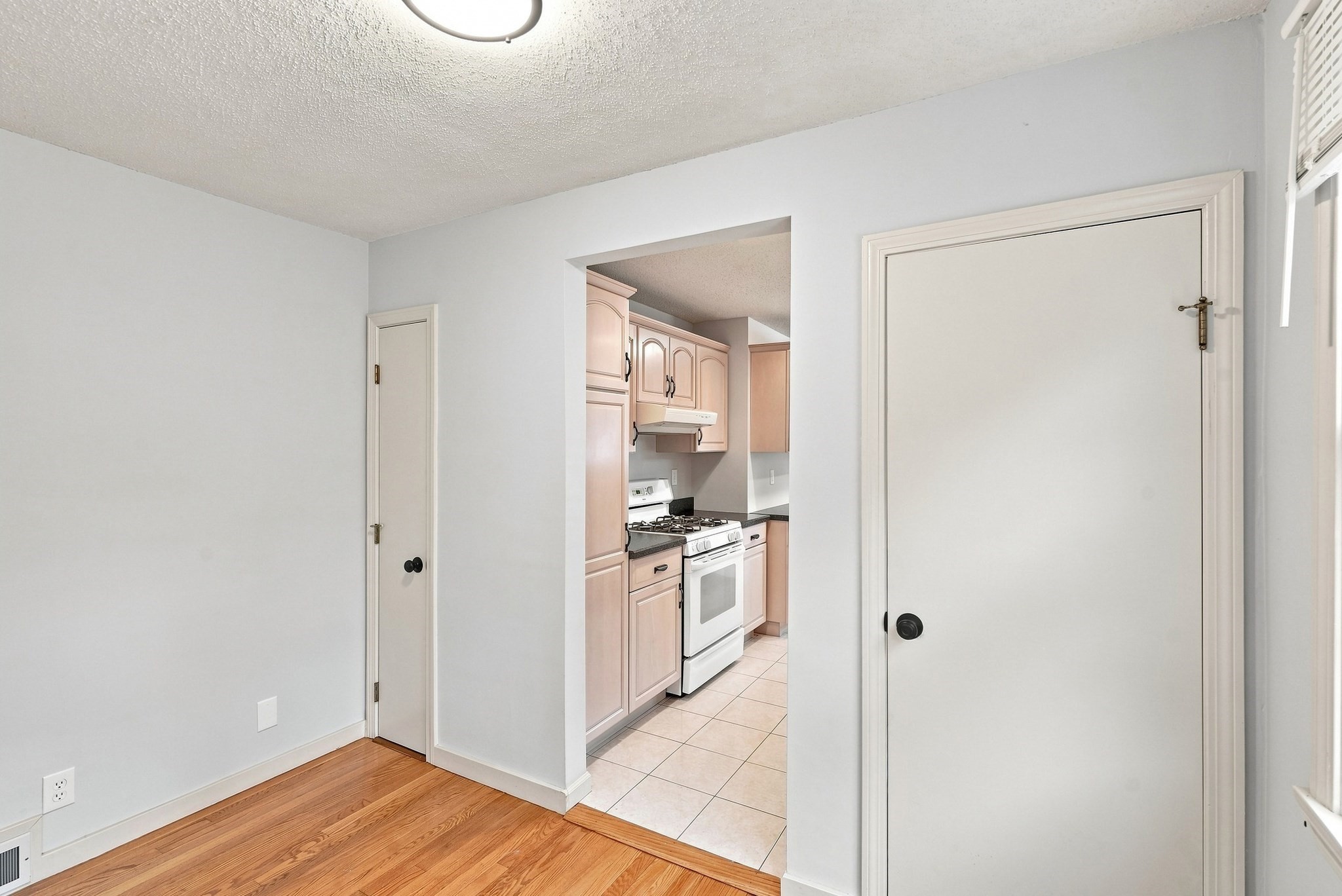 13 Parker St Property Photo 23