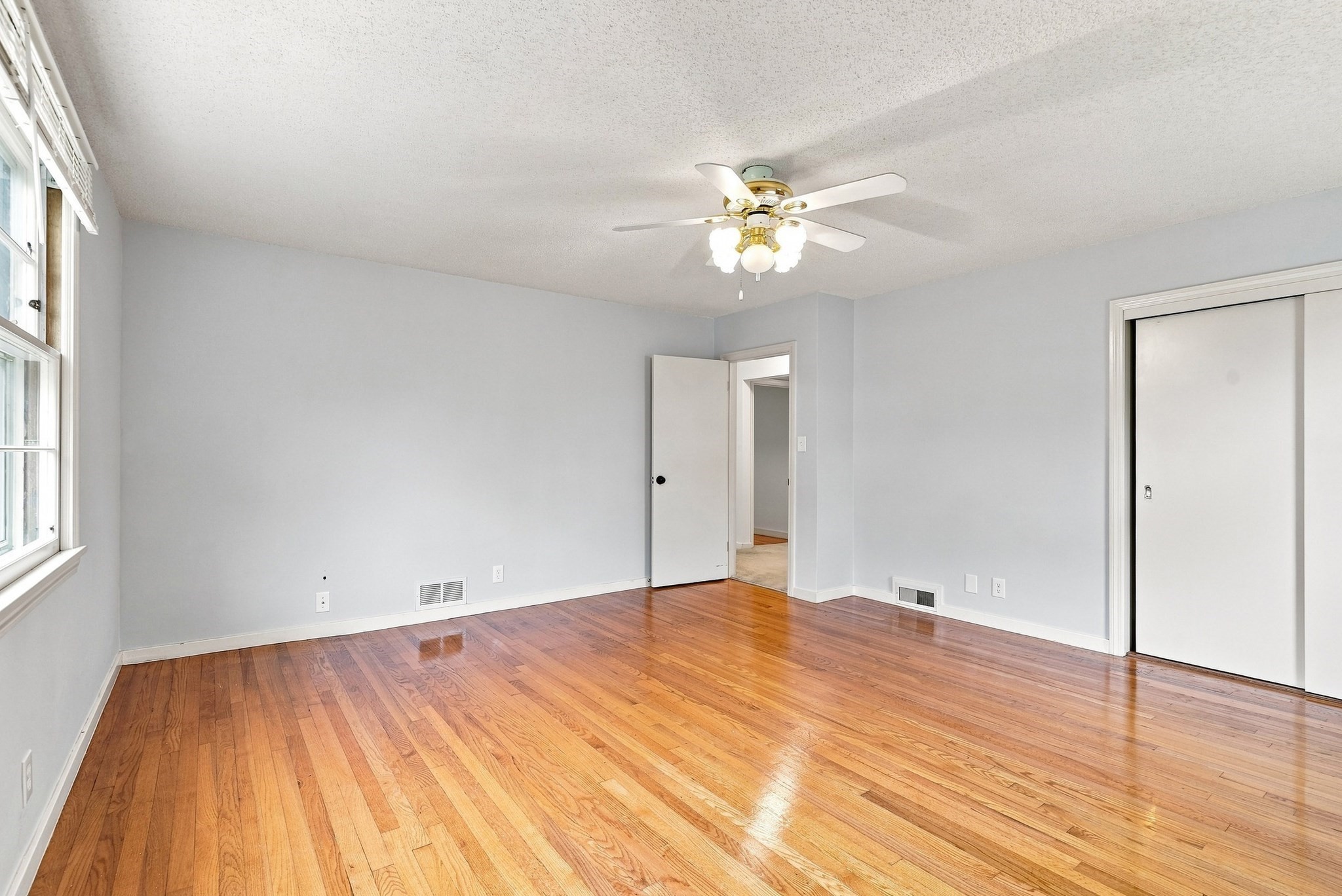 13 Parker St Property Photo 25