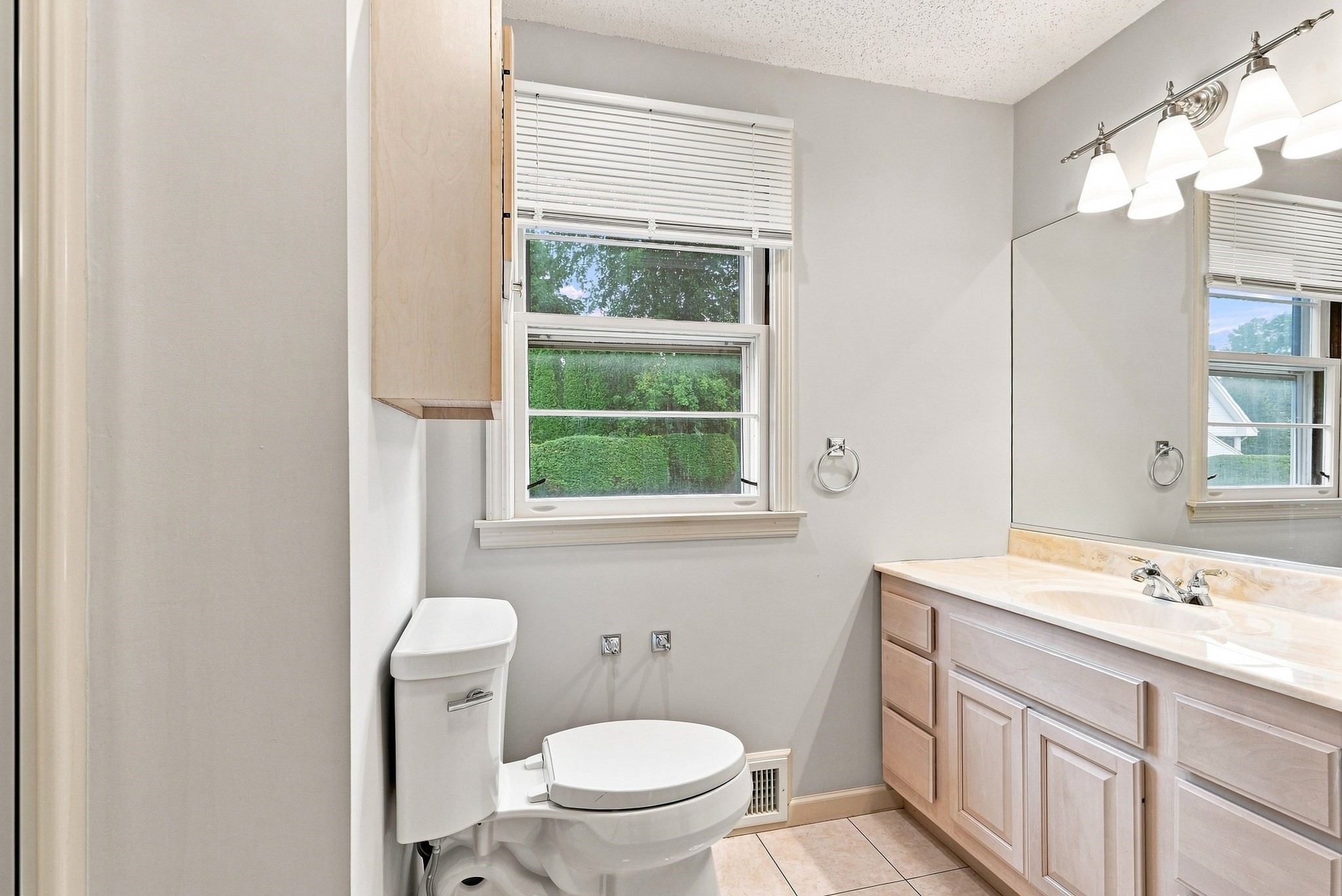 13 Parker St Property Photo 27