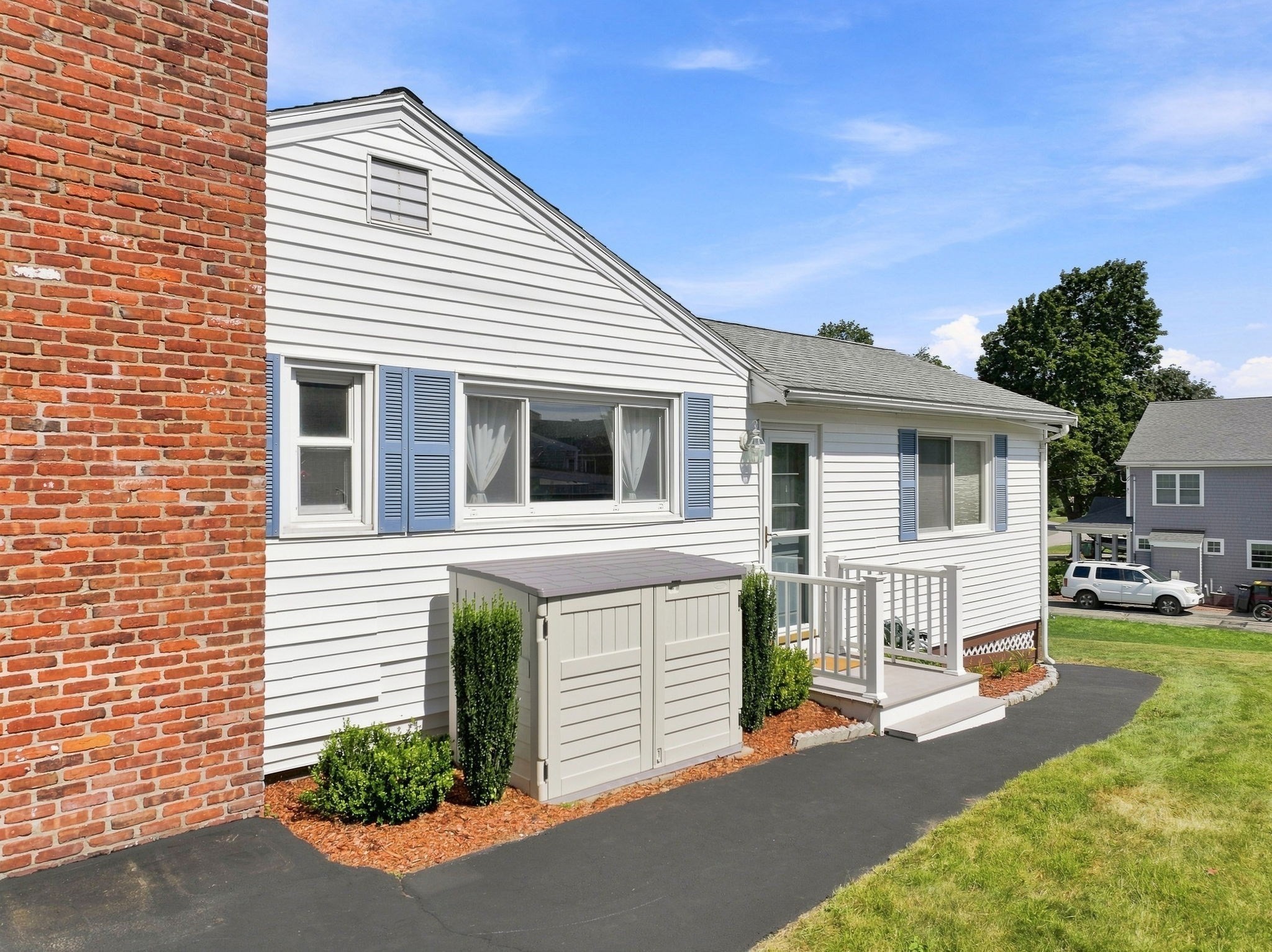 11 Marlboro Rd Property Photo 2