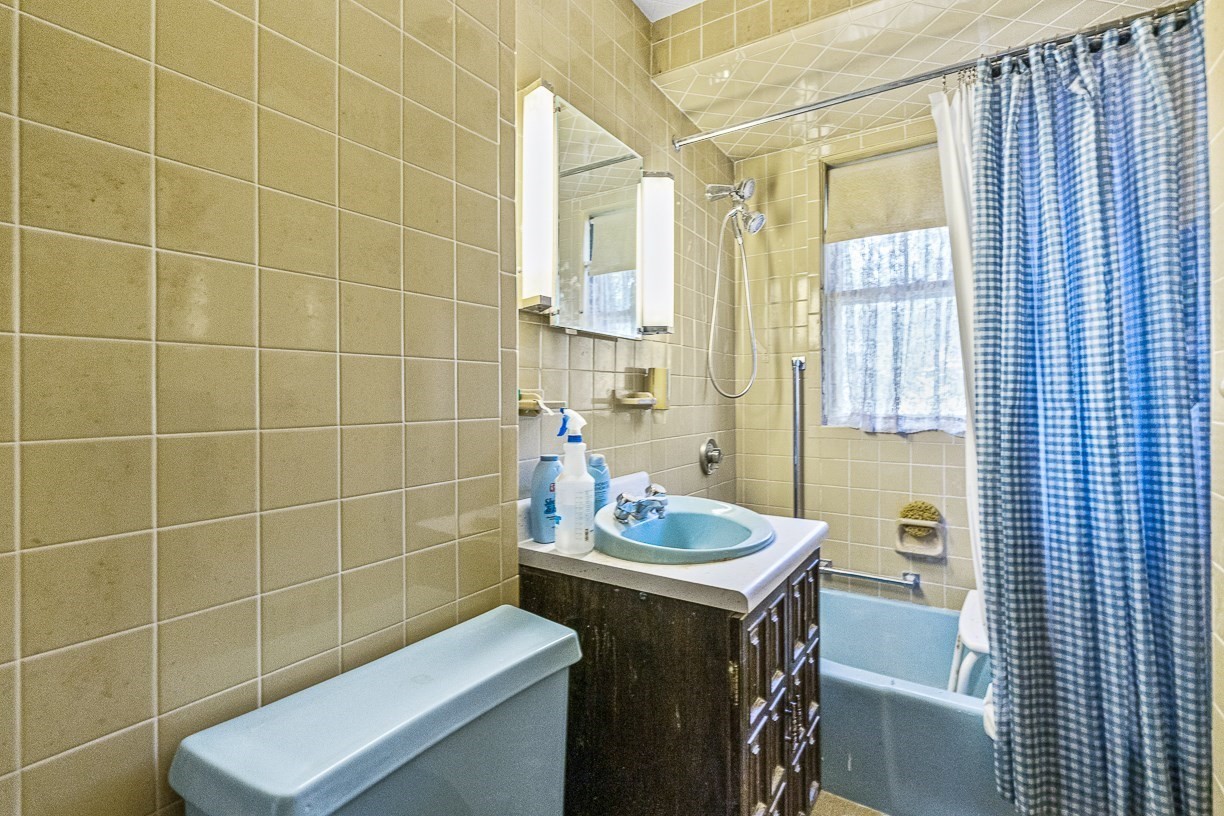 239 Park Avenue Property Photo 7