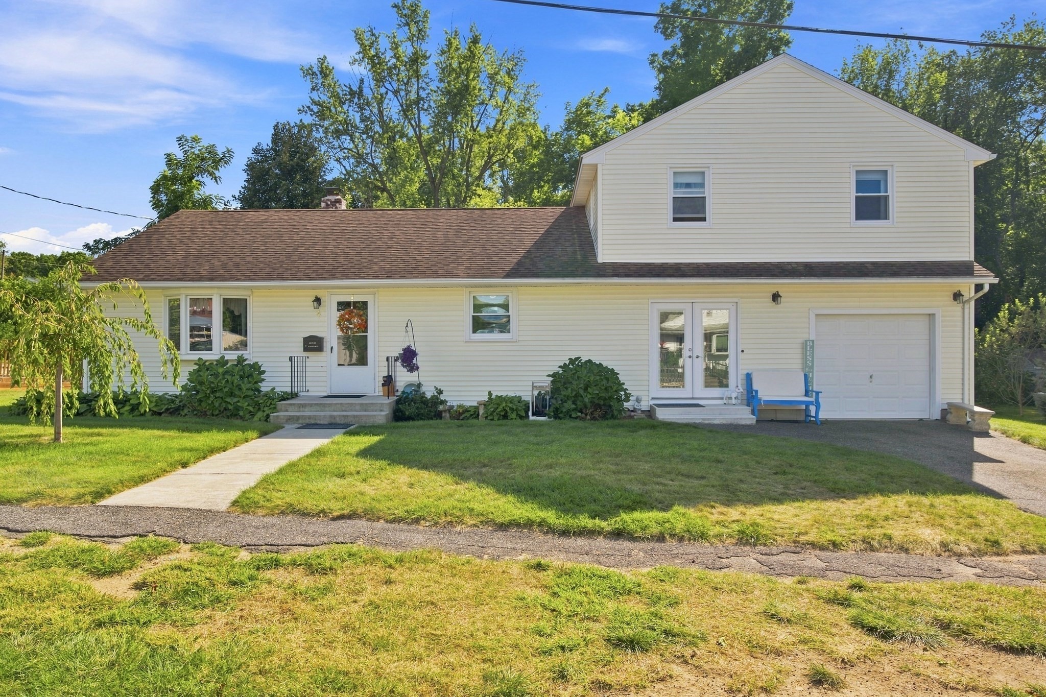 4 Rita Circle Property Photo 1