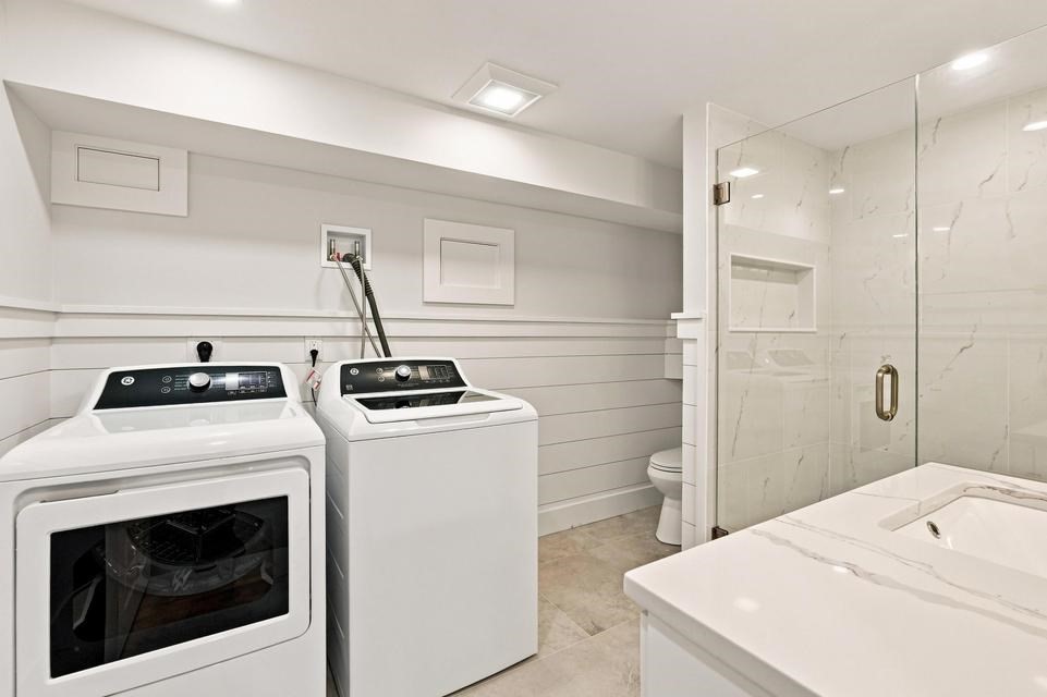33 Dexter Ave Property Photo 16