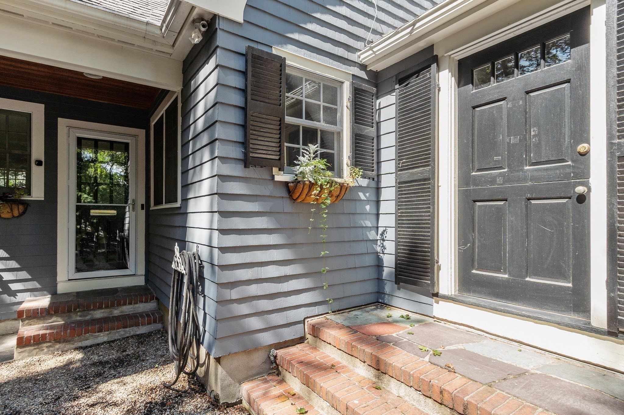 5 Tavern Ln Property Photo 4