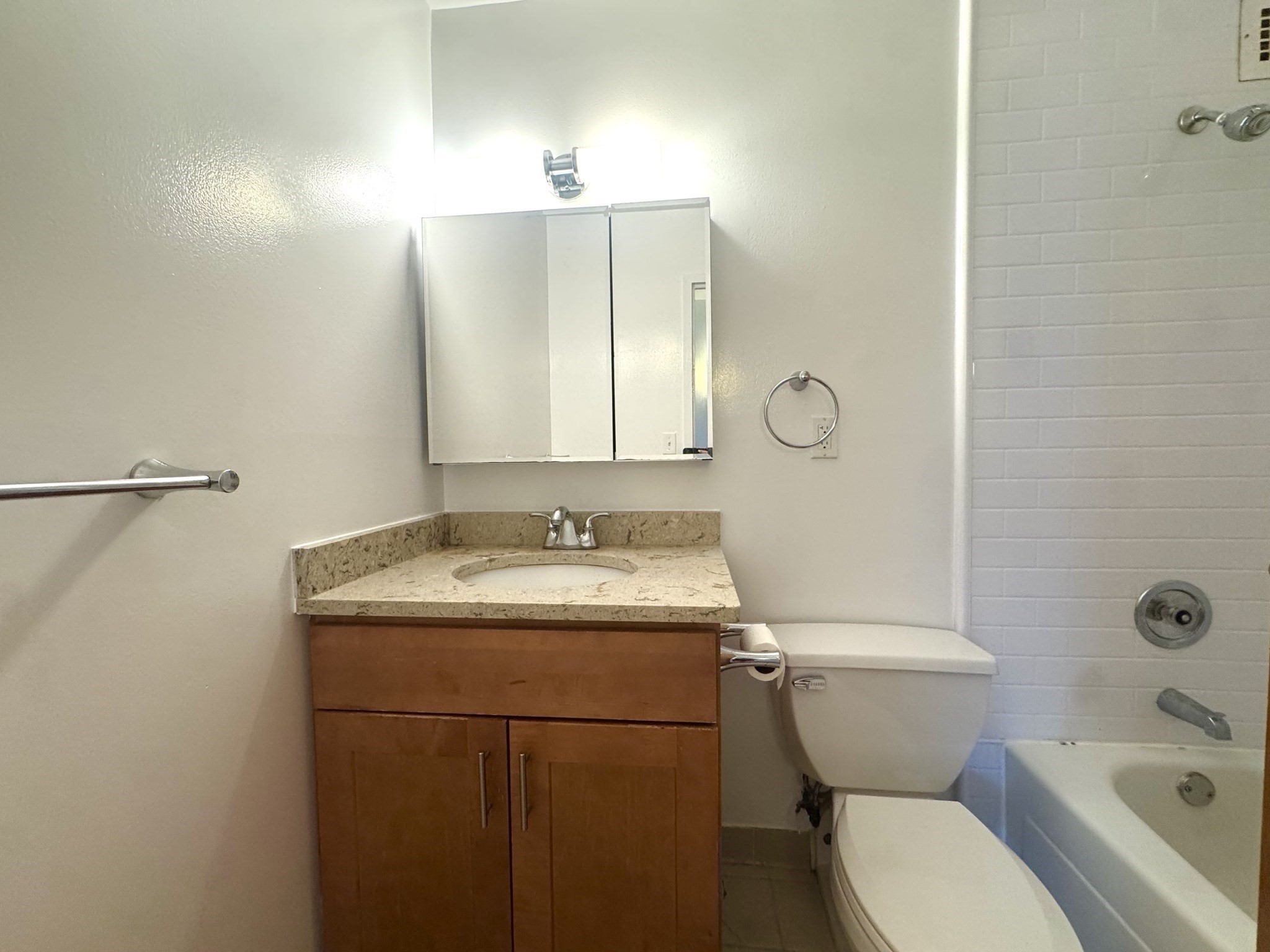 133 Park St # 706 Property Photo 8