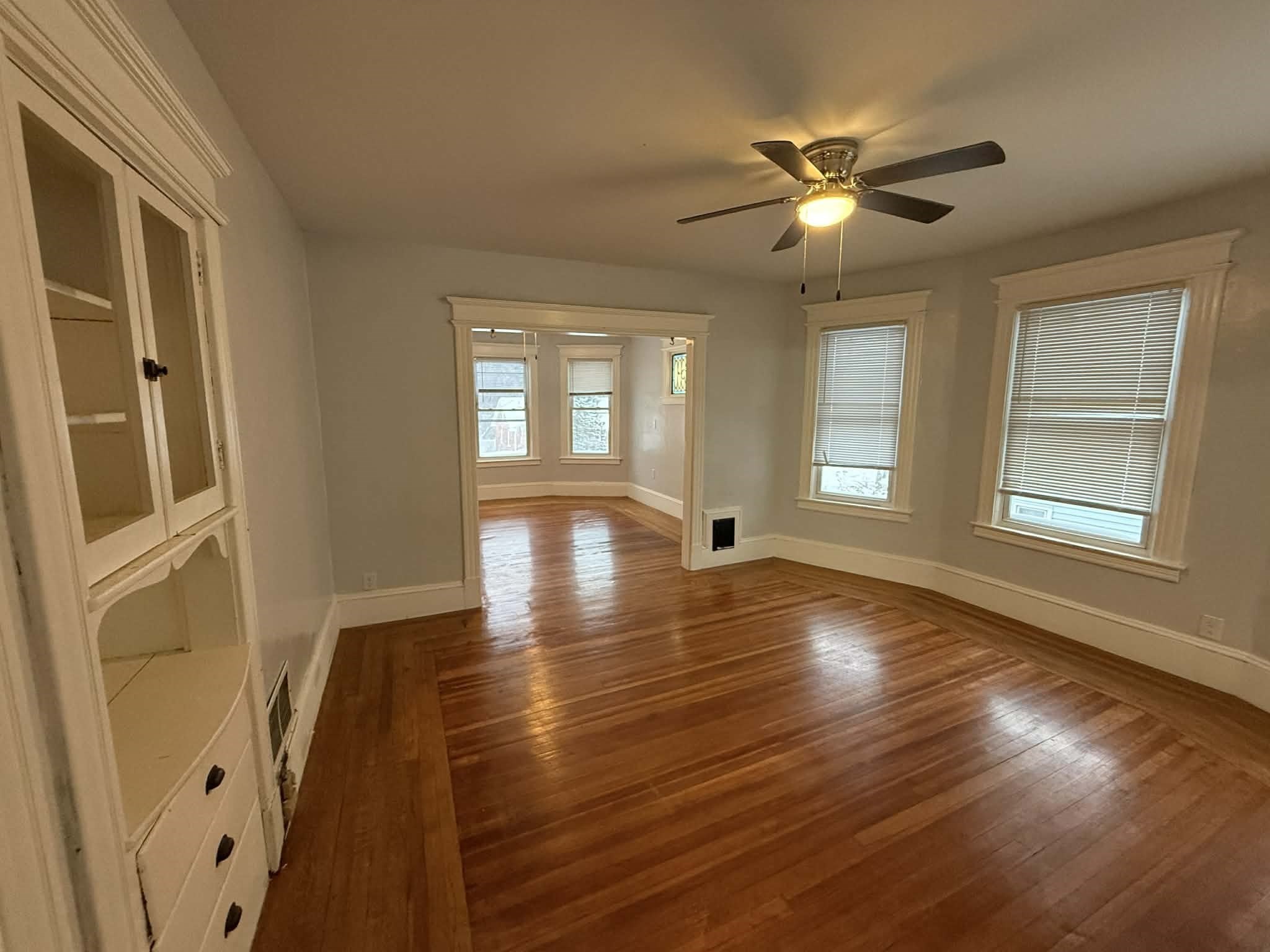 190 Oak Property Photo 10