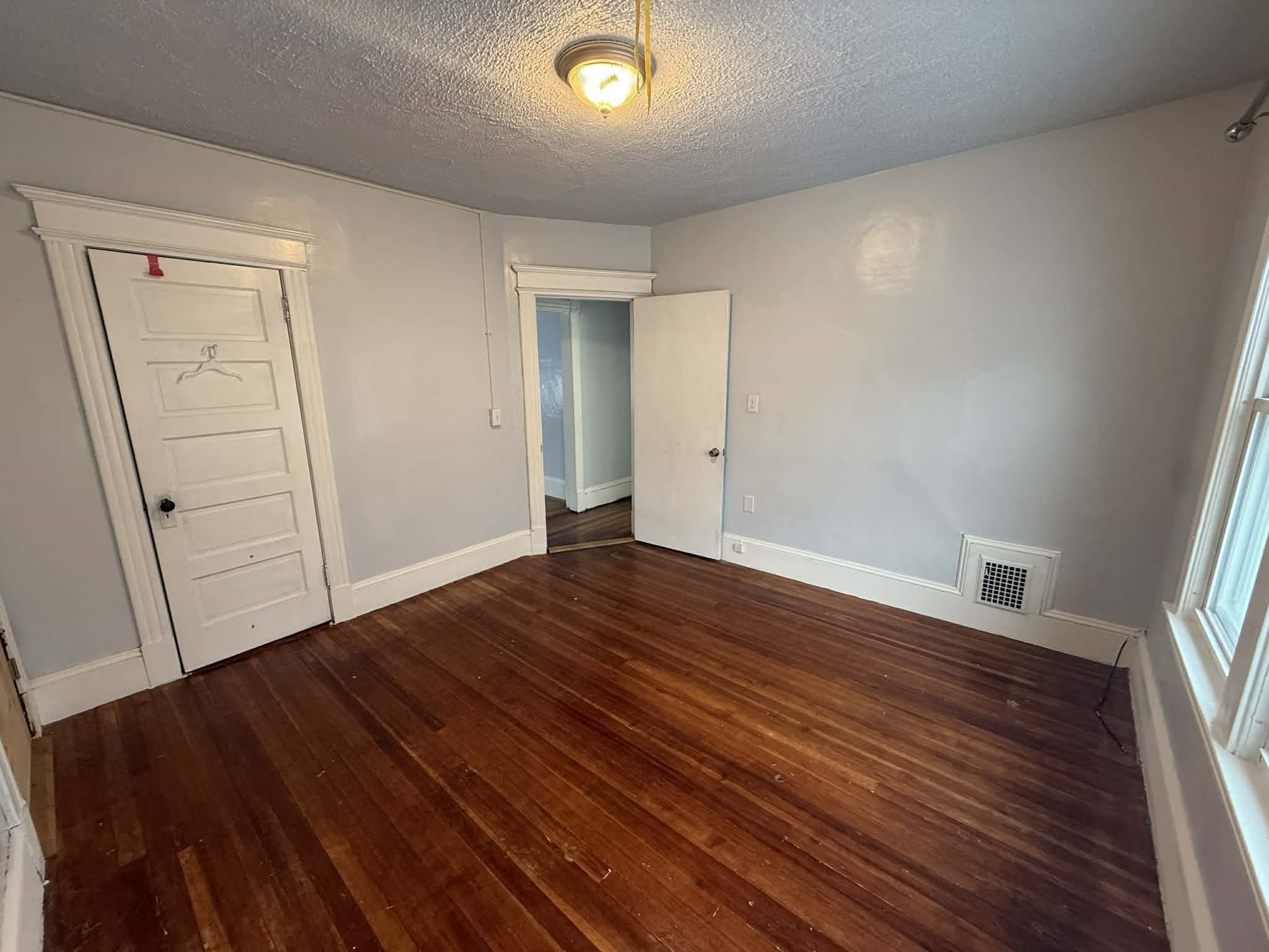 190 Oak Property Photo 13