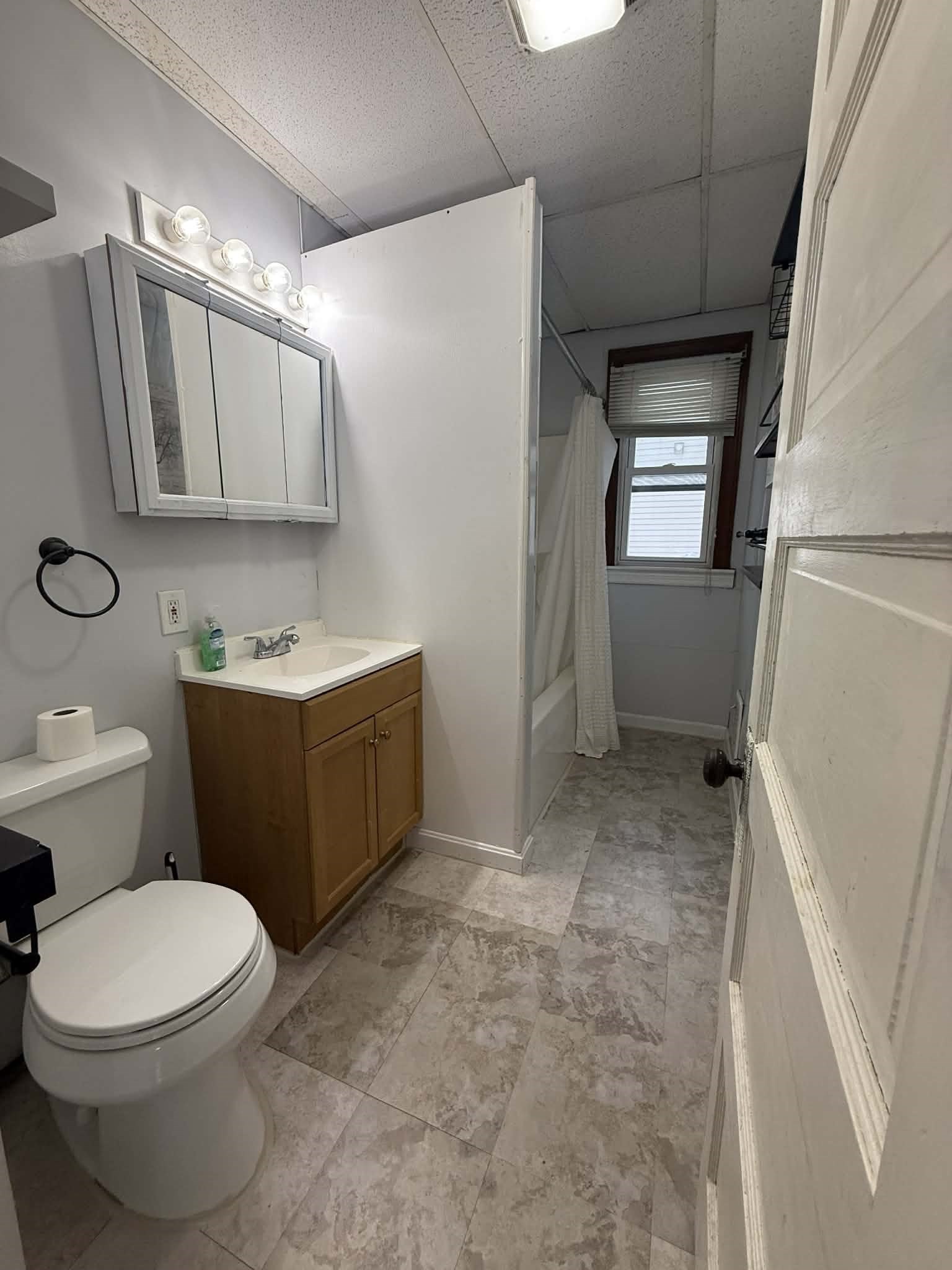 190 Oak Property Photo 16