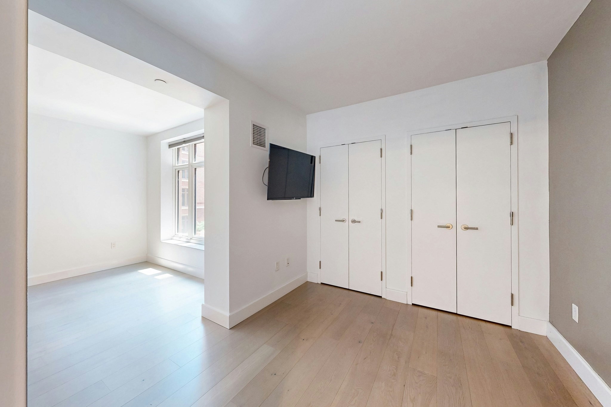 100 Lovejoy Wharf # 5q Property Photo 3