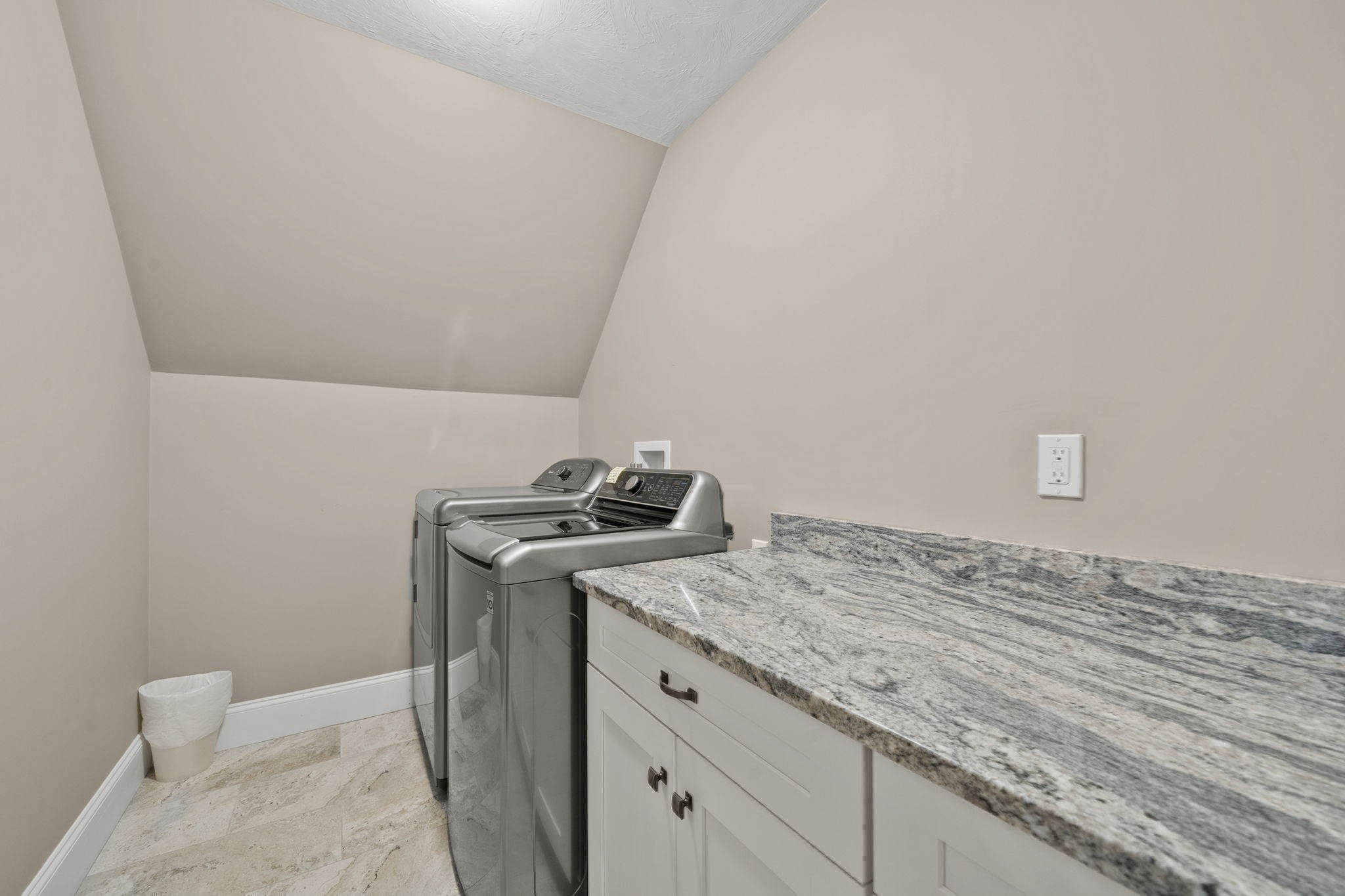 800 Johnson St Property Photo 27
