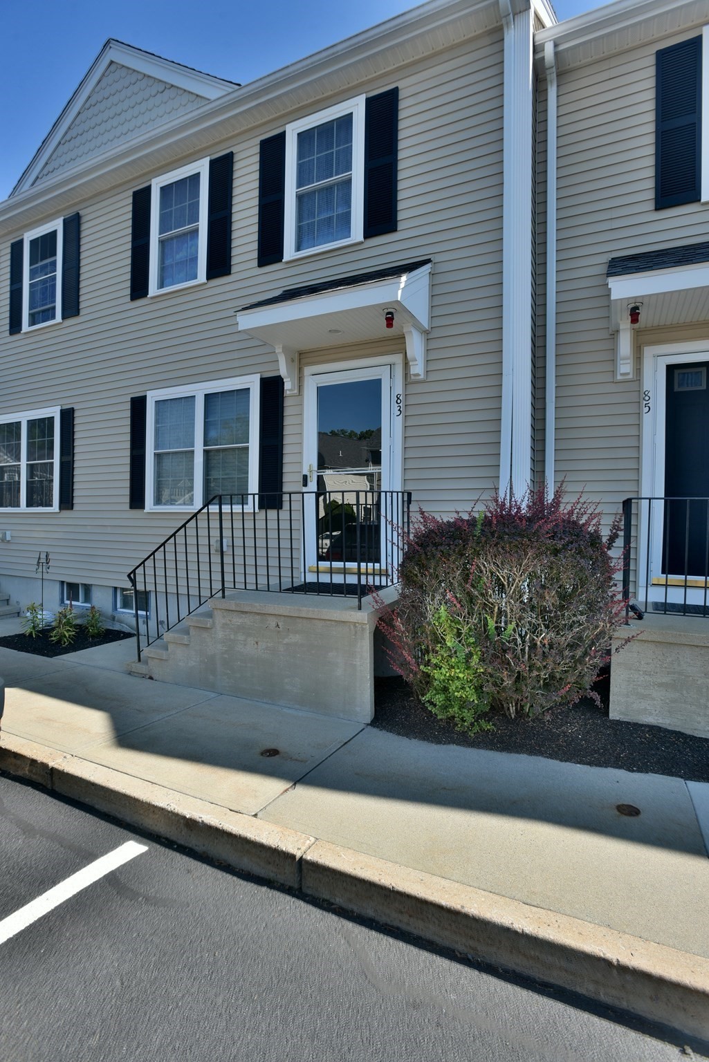 83 Boxberry Ln # 83 Property Photo 1