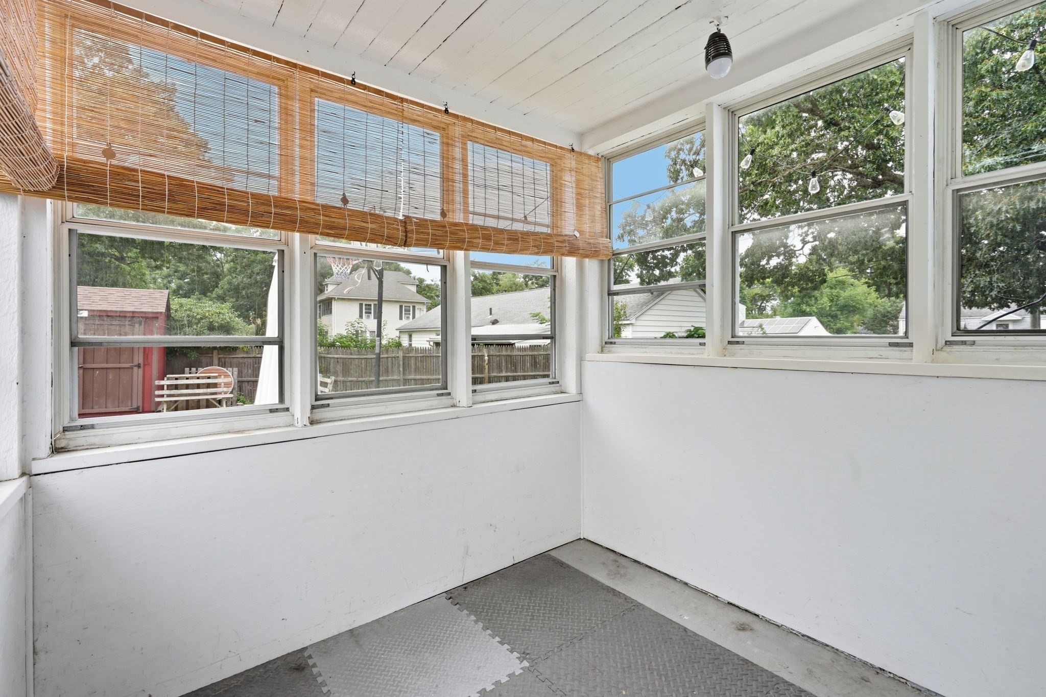 100 Lang St Property Photo 29