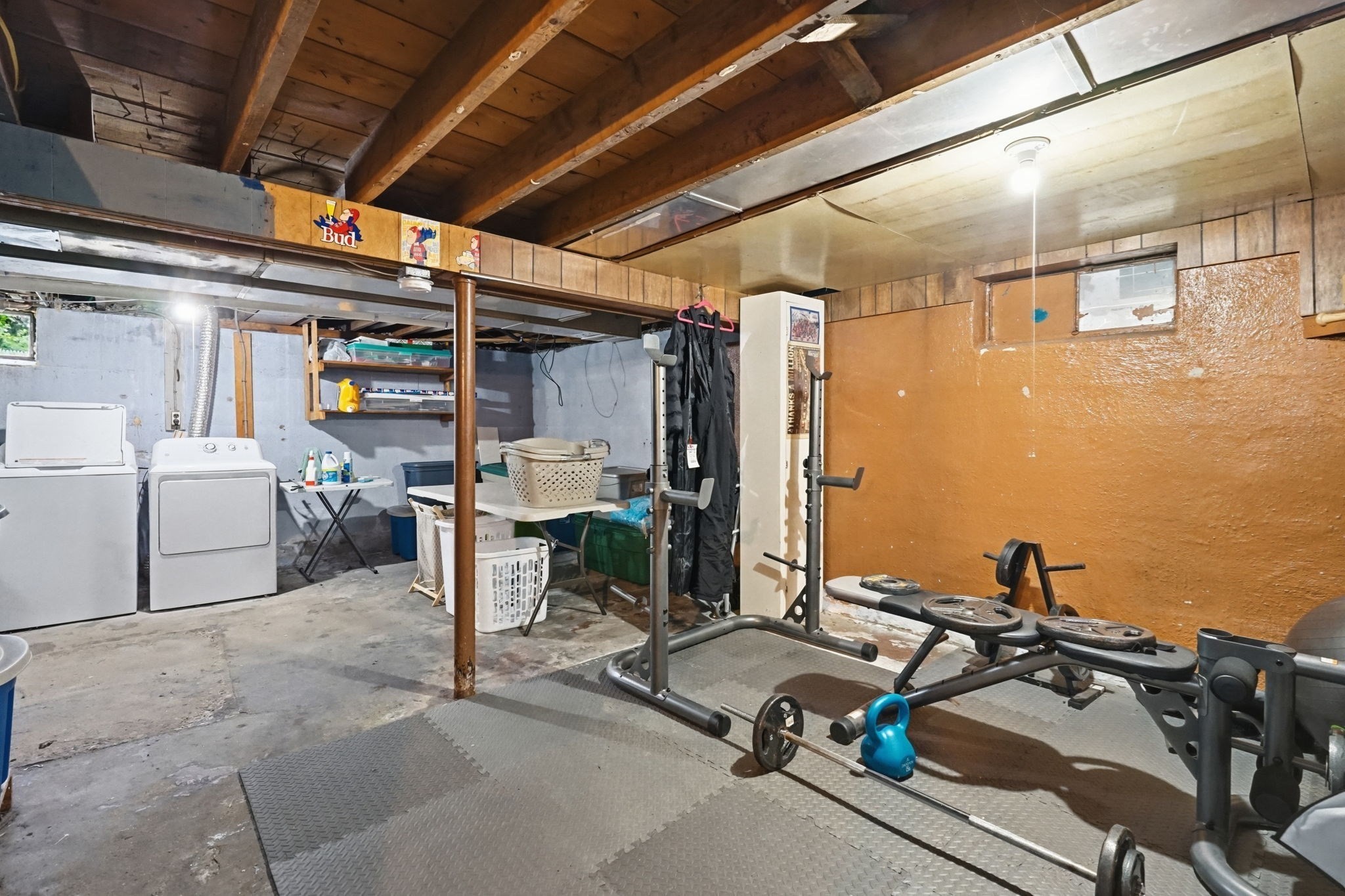 100 Lang St Property Photo 33