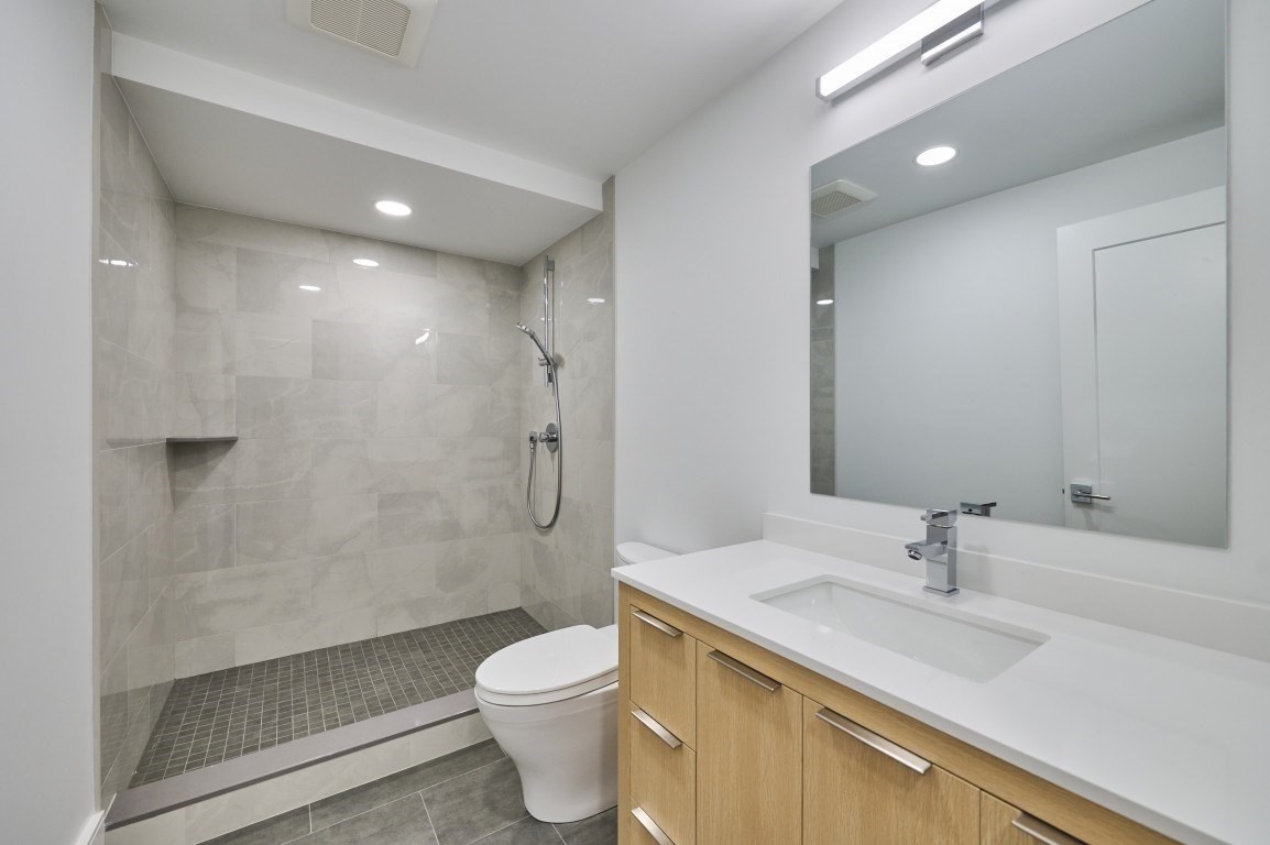 125 Fuller # 125 Property Photo 37