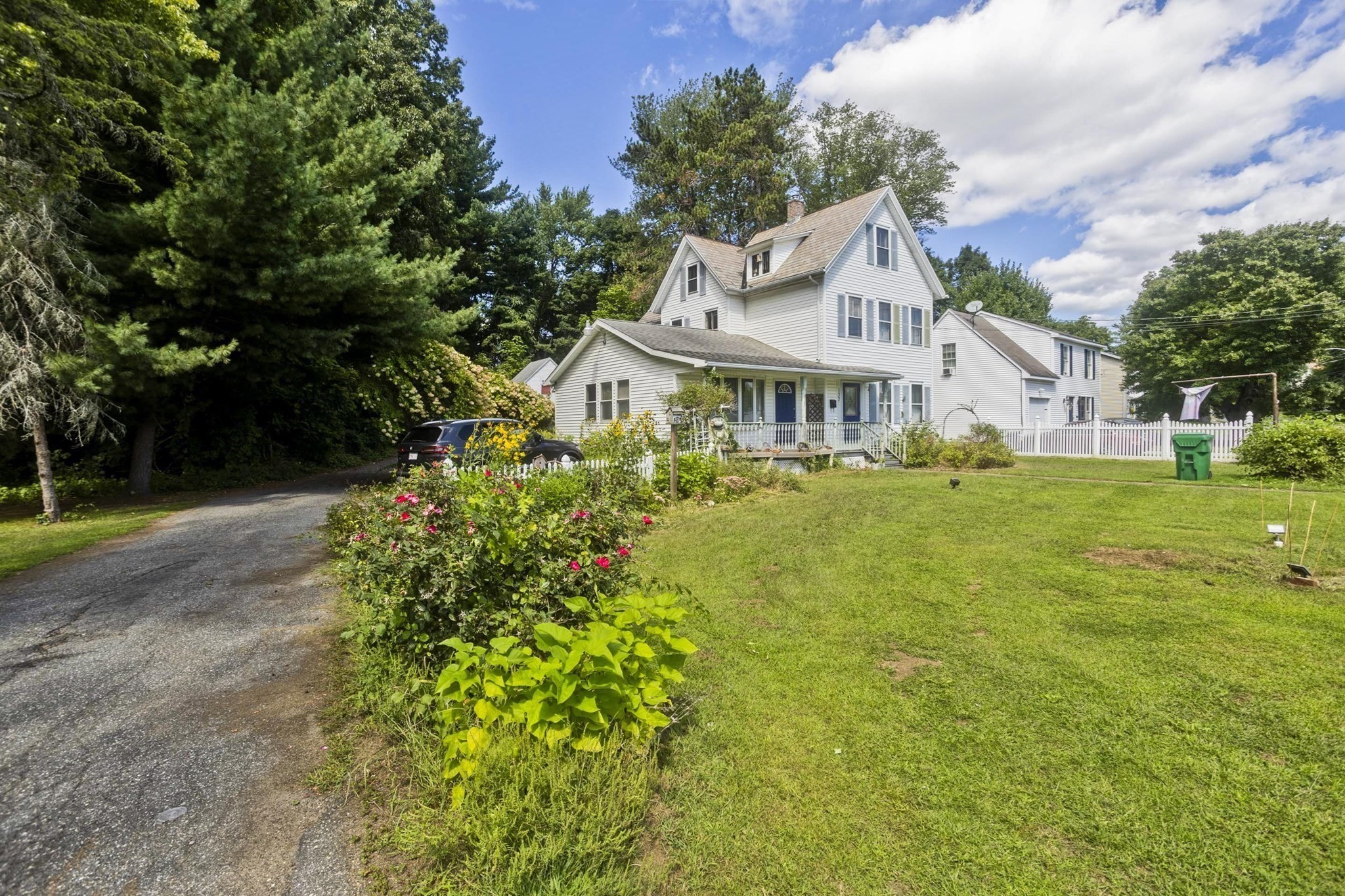 137 Sheridan St. Property Photo 4