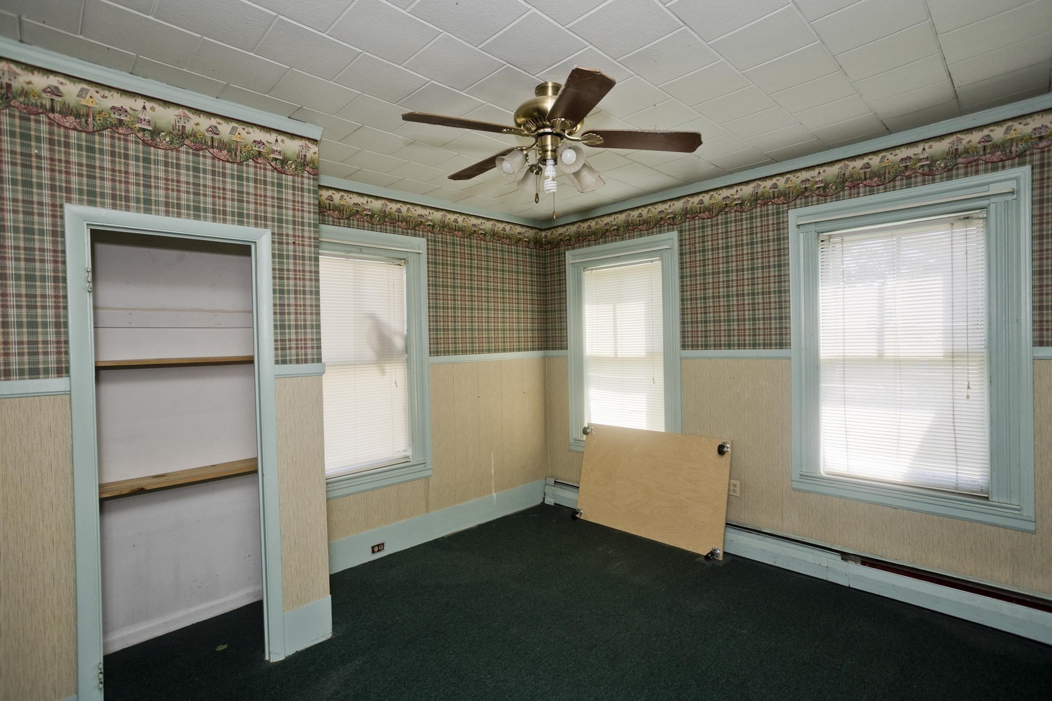 137 Sheridan St. Property Photo 6