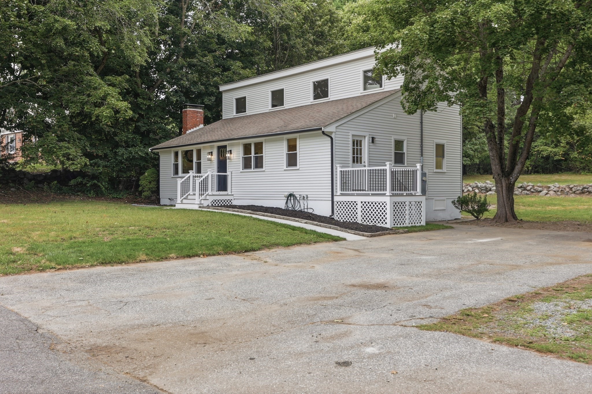 121 Elm St Property Photo 33