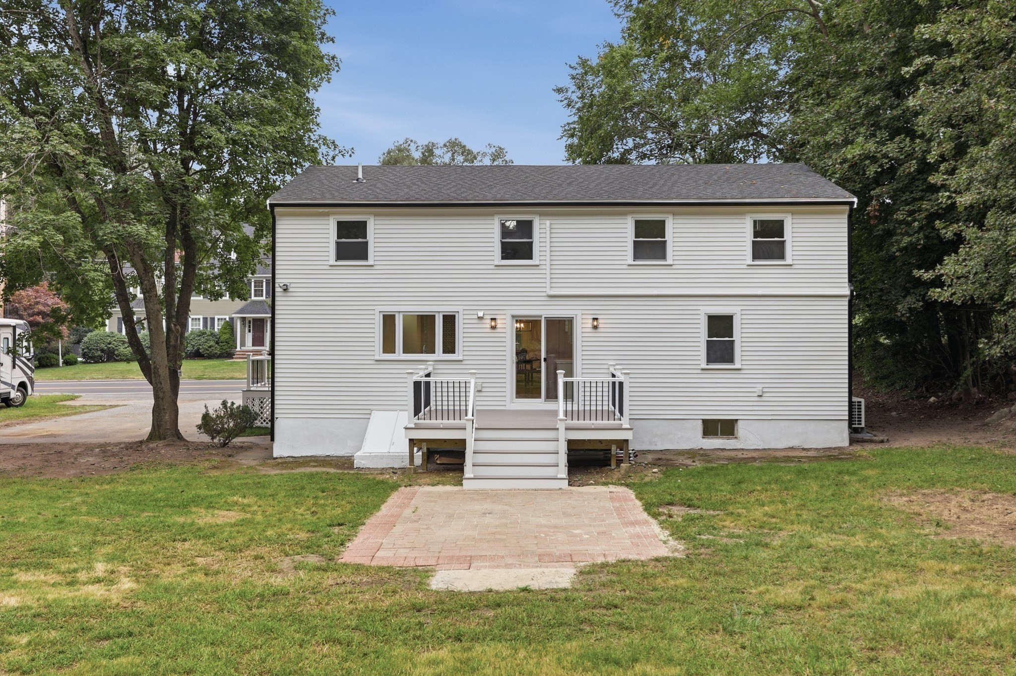 121 Elm St Property Photo 34