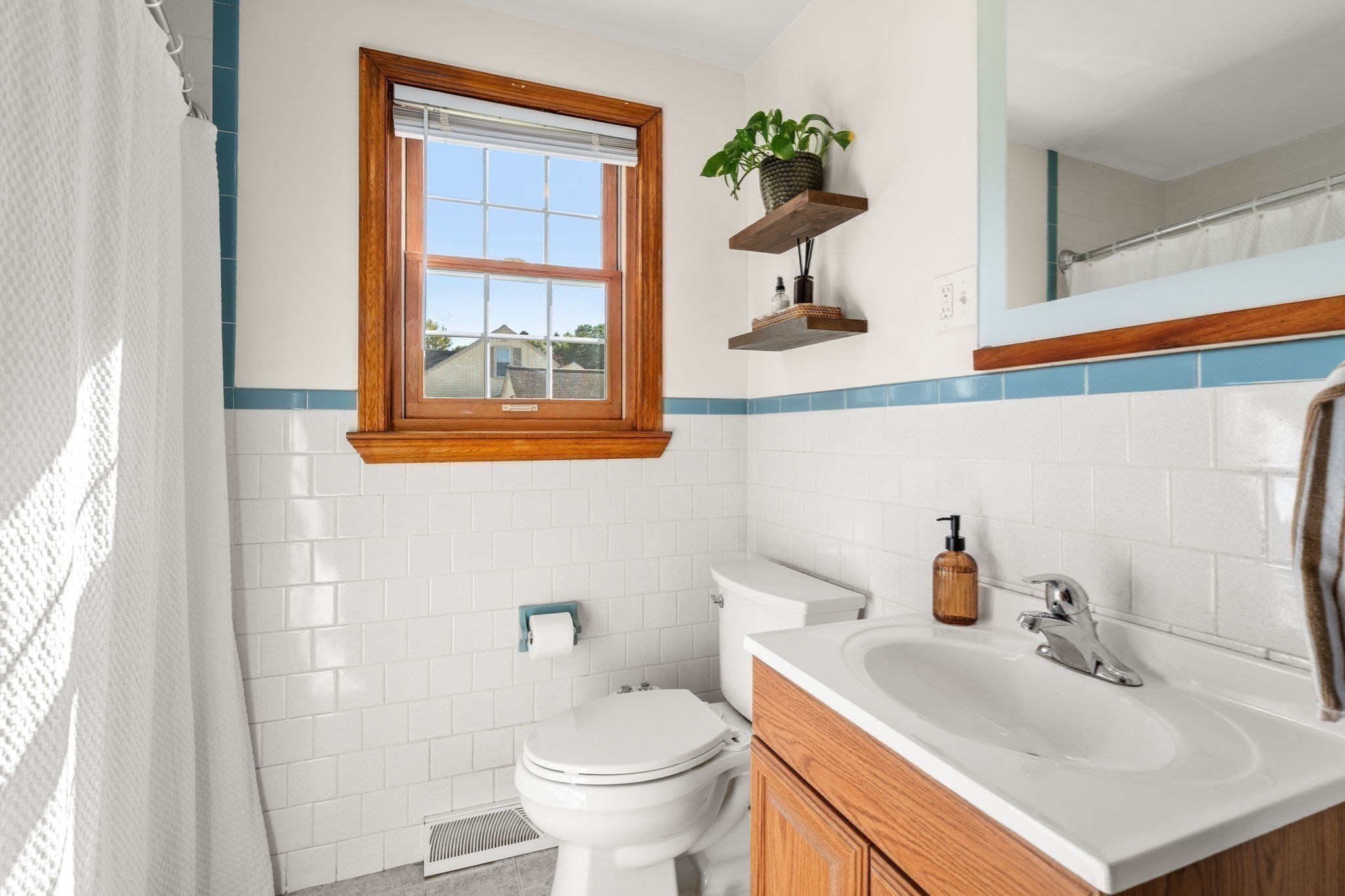 1 New York Ave Property Photo 9