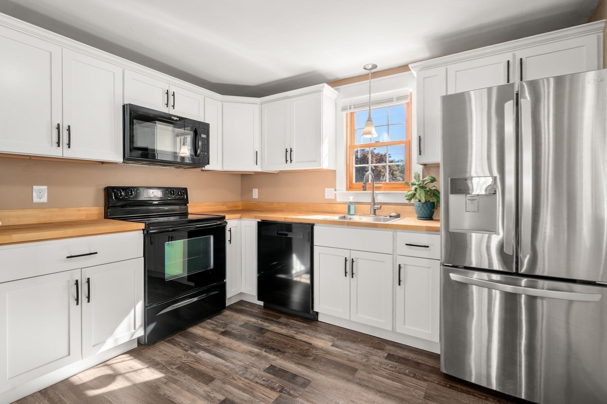 1 New York Ave Property Photo 11